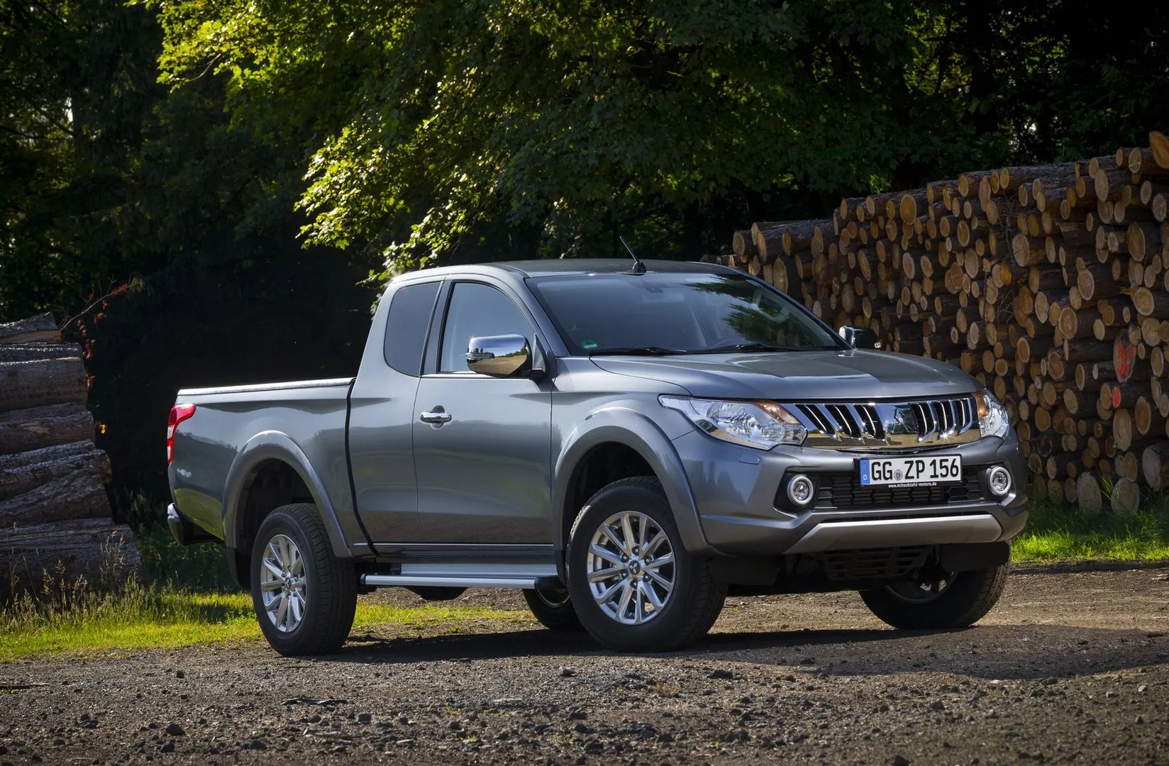 Mitsubishi_L200_5_generation__Pickup_1.5-cab__1.jpg