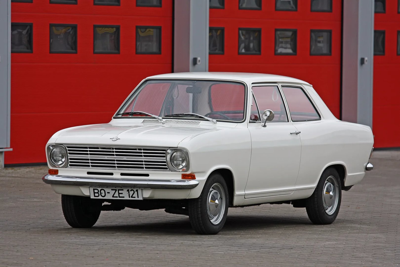 Opel_Kadett_2_generation__Sedan_2-doors__3.jpg