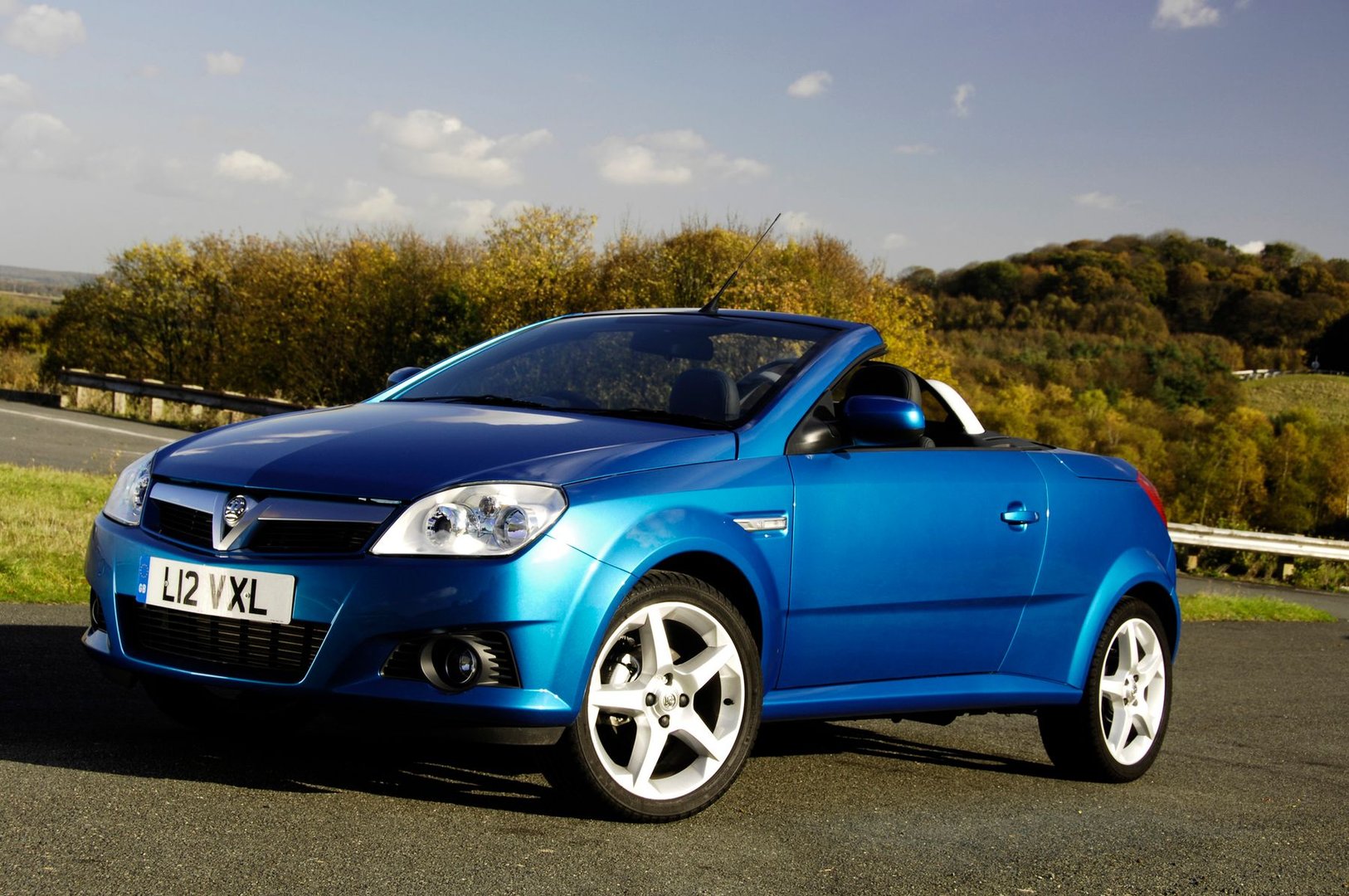 vauxhall_Tigra_2_generation__Roadster__22.jpg