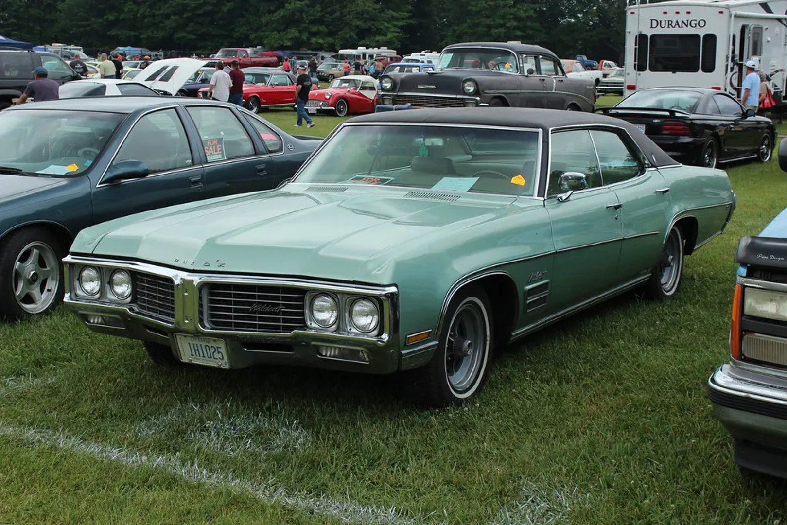 Buick_Wildcat_2_generation__Sedan_Hardtop__2.jpg