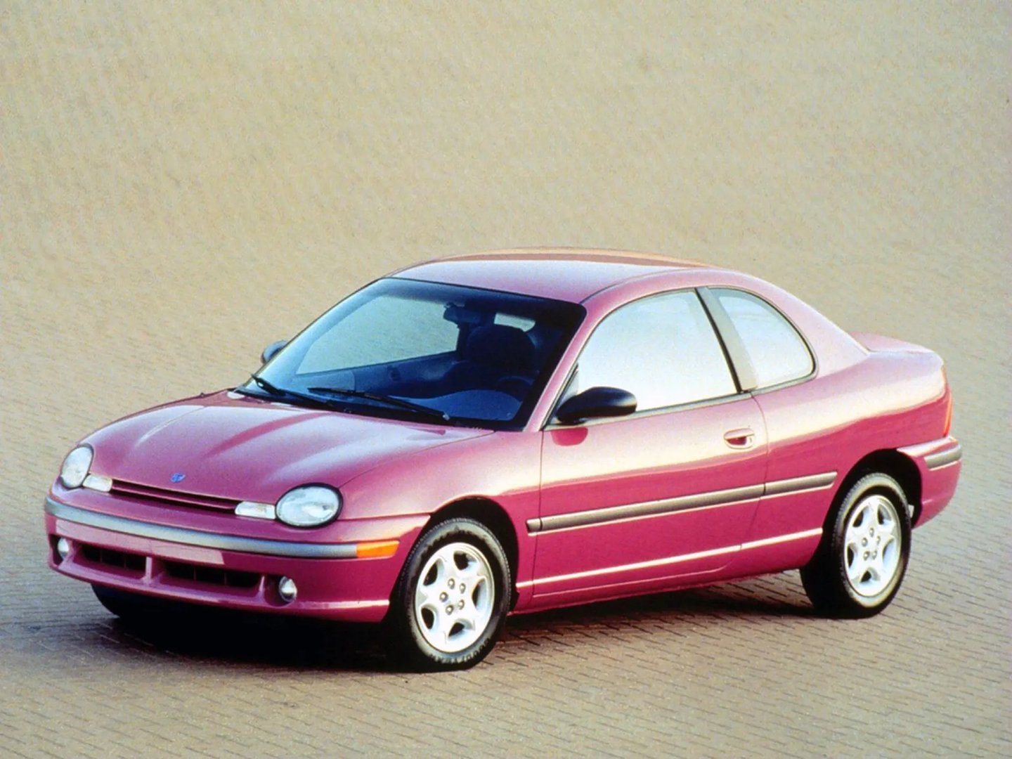 Dodge_Neon_1_generation__Coupe__2.jpg