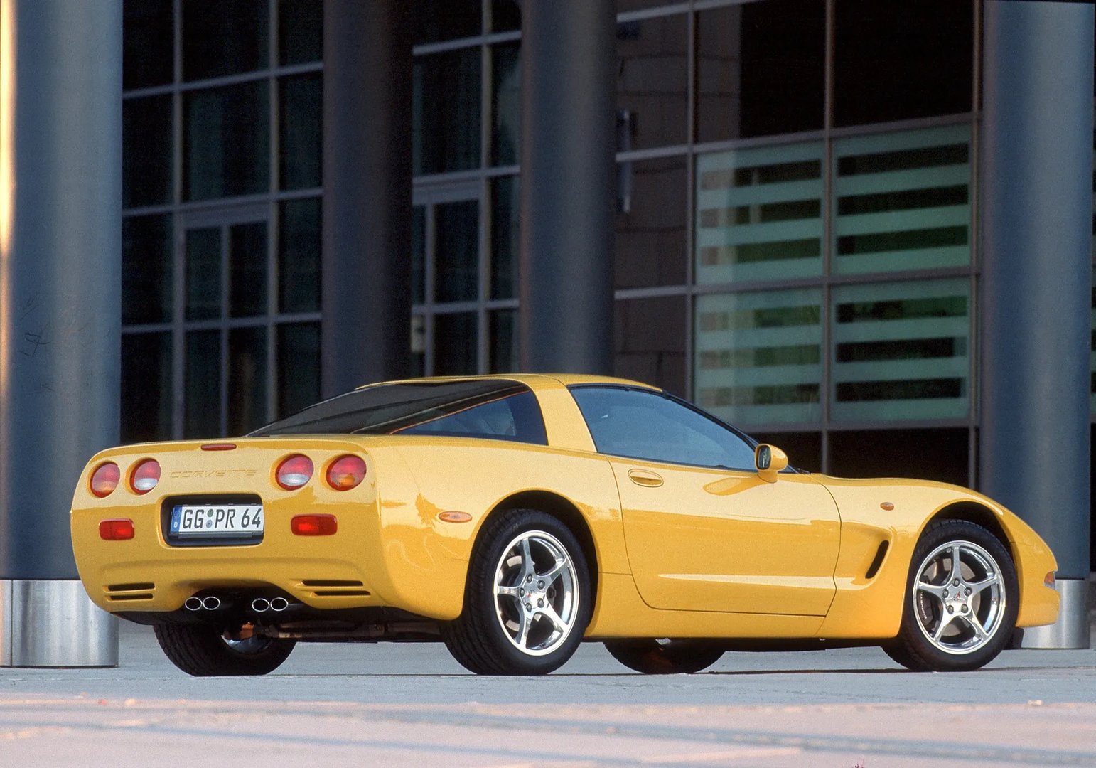 Chevrolet_Corvette_5_generation__Coupe__2.jpg