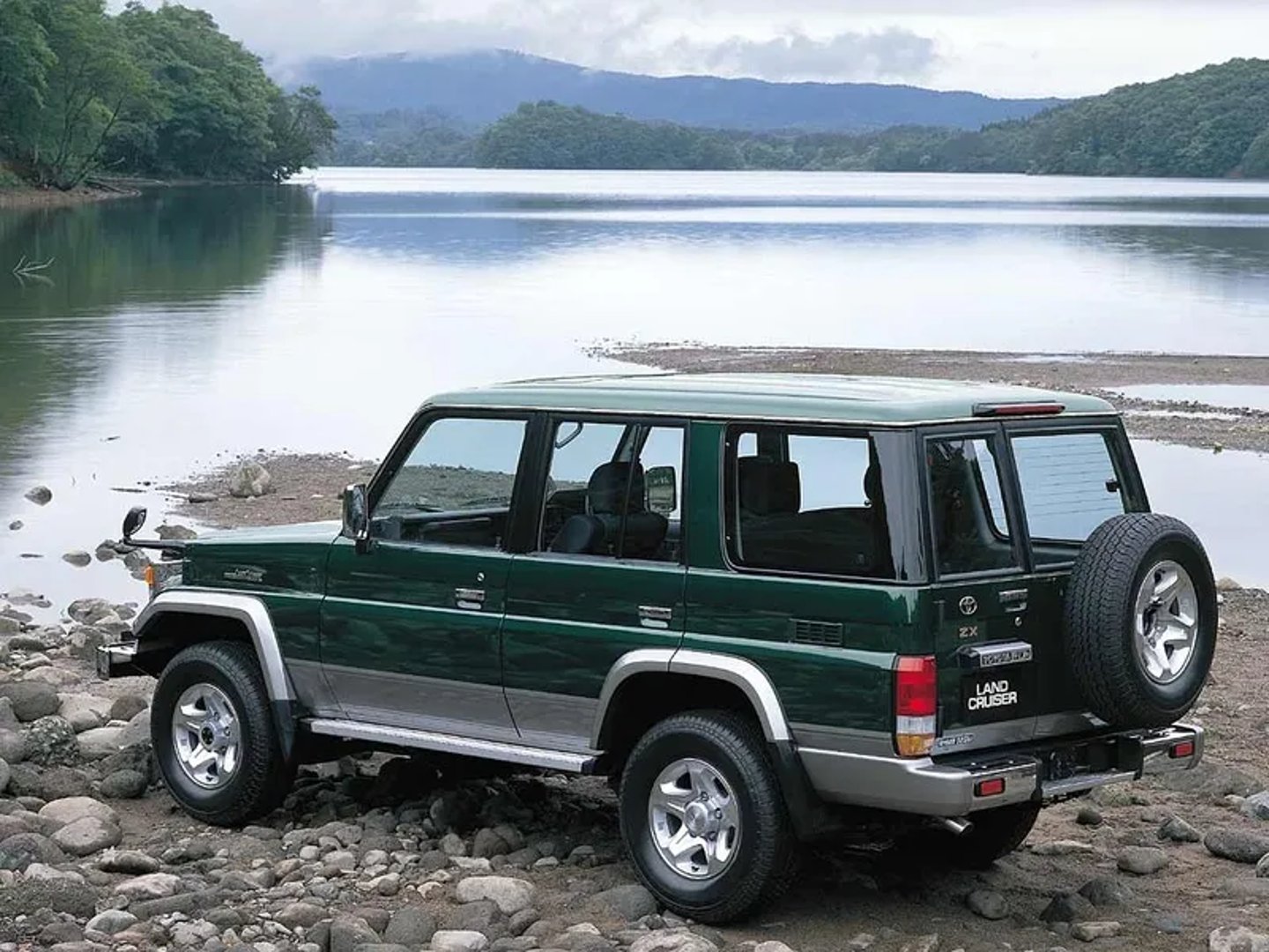 Toyota_LC_8_generation_restyling_2__SUV_5-doors__1.jpg