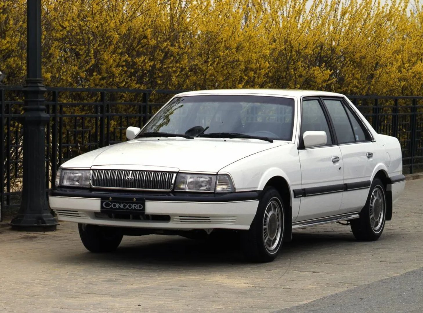 Kia_Concord_1_generation__Sedan__main.jpg