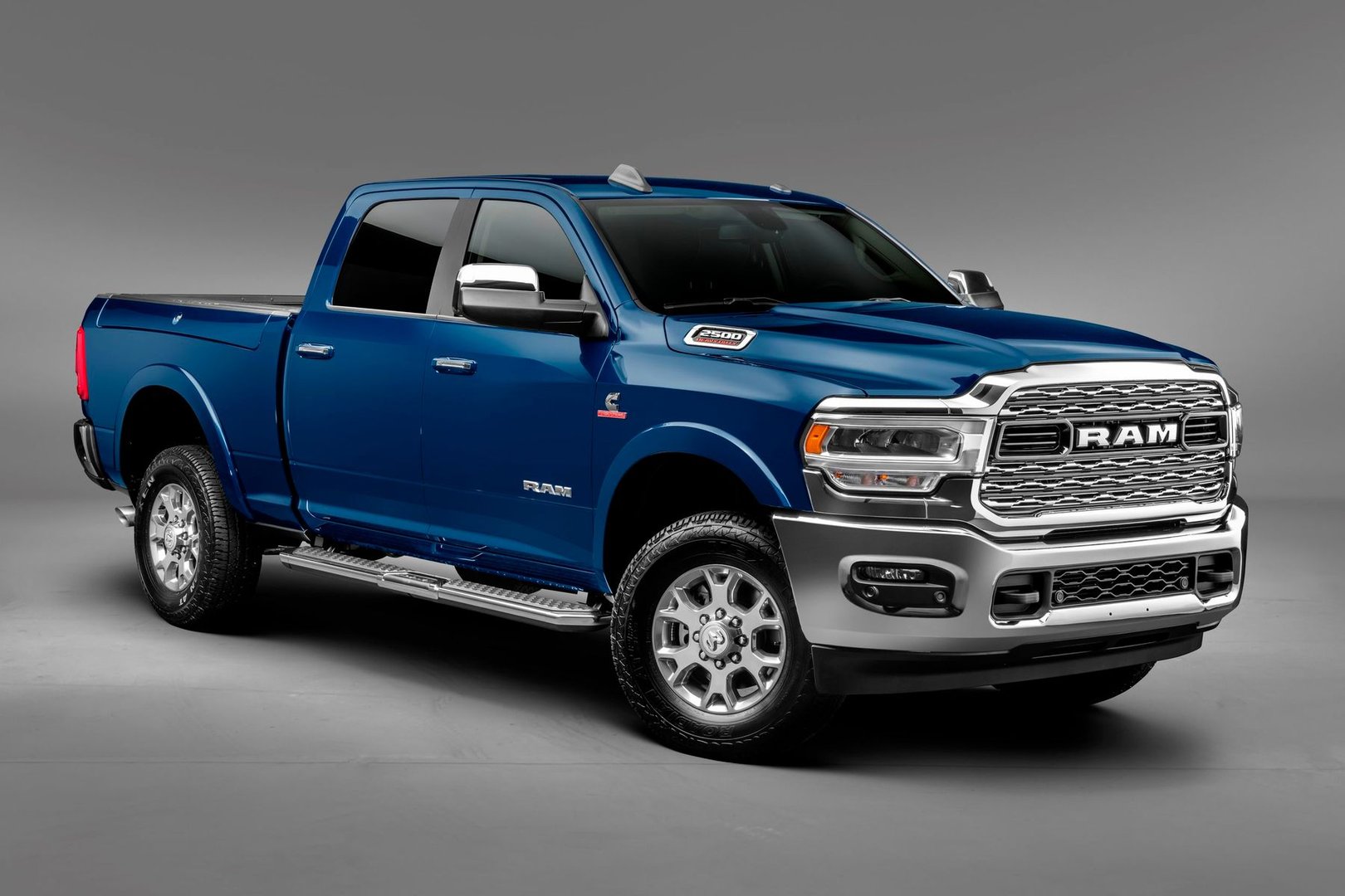 ram_2500_5_generation__Pickup_double-cab__17.jpg