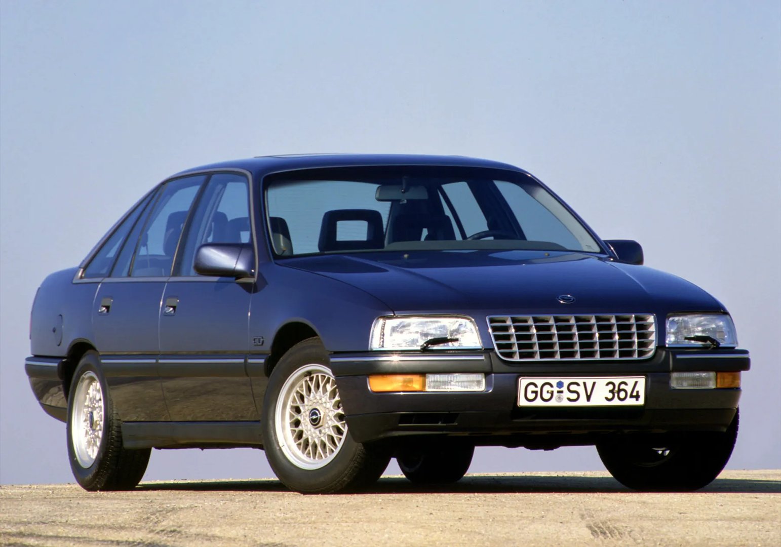 Opel_Senator_2_generation__Sedan__3.jpg