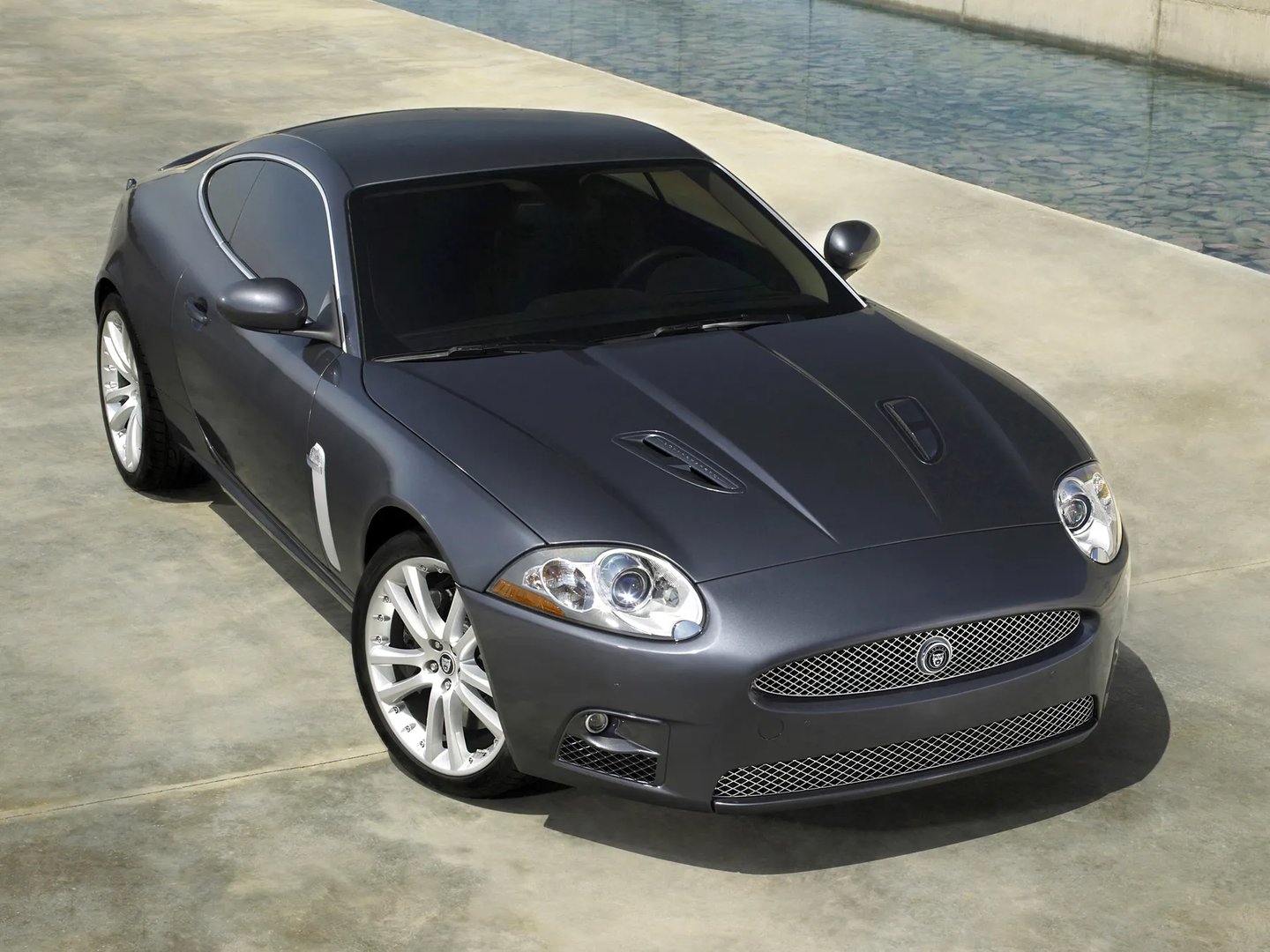 Jaguar_XKR_2_generation__Coupe__7.jpg
