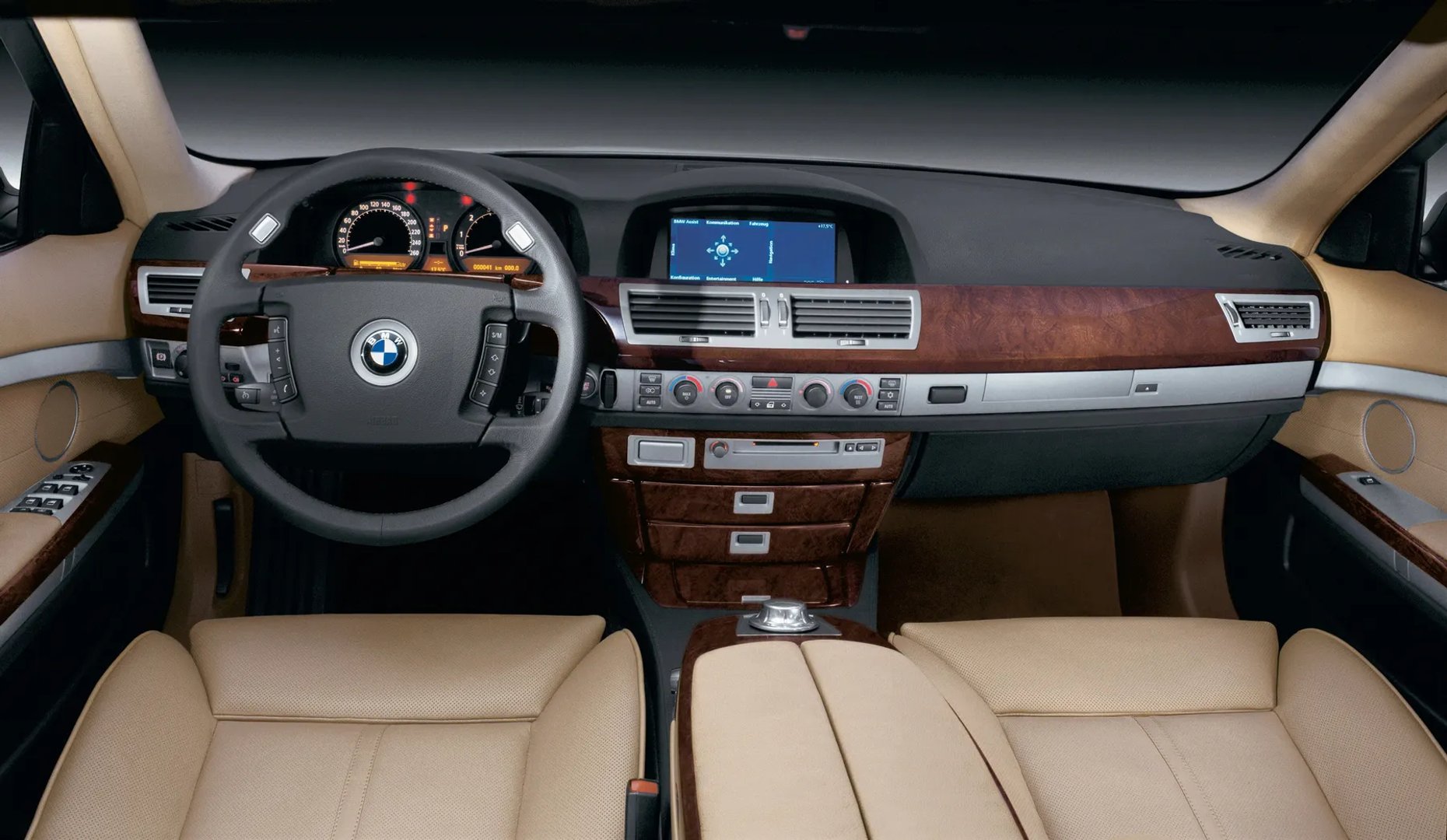 BMW_7_series_4_generation__Sedan__12.jpg