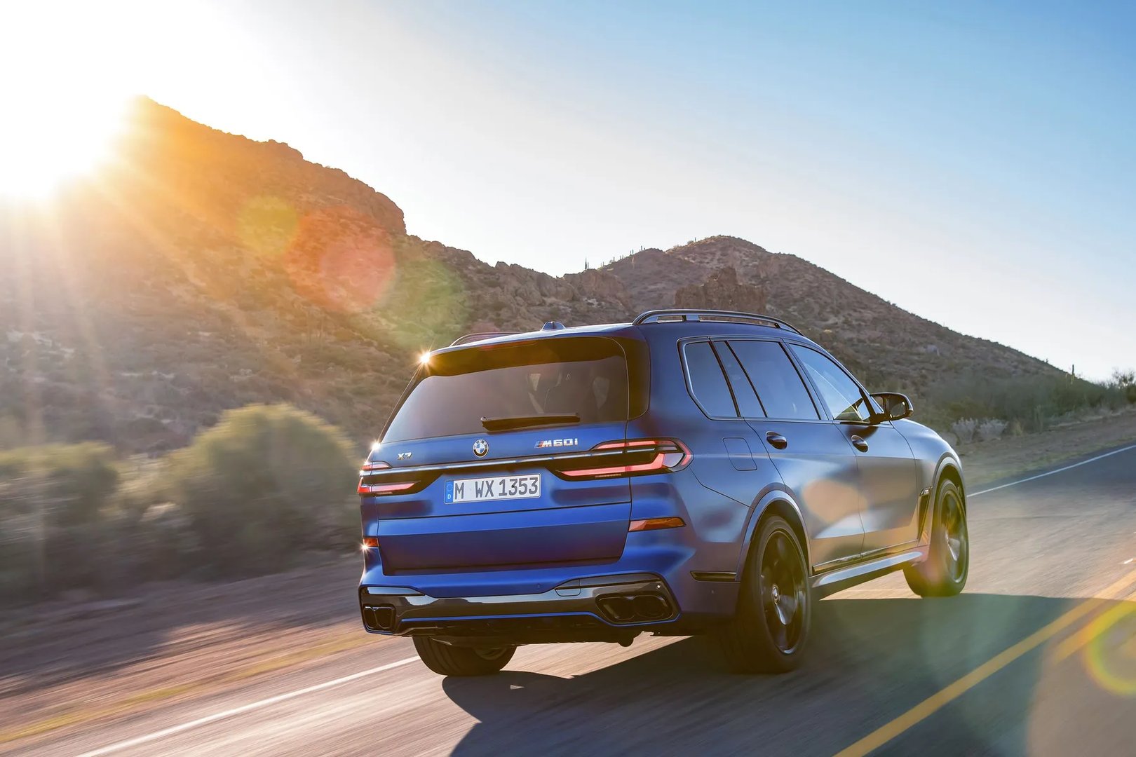 BMW_X7_M_1_generation_restyling_1__SUV_5-doors__2.jpg