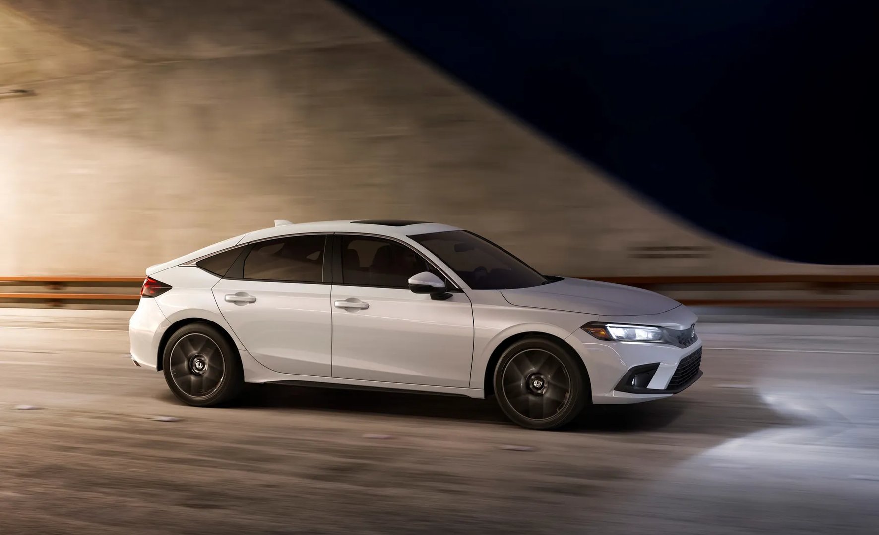 Honda_Civic_(USA)_11_generation__Hatchback_5-door__6.jpg