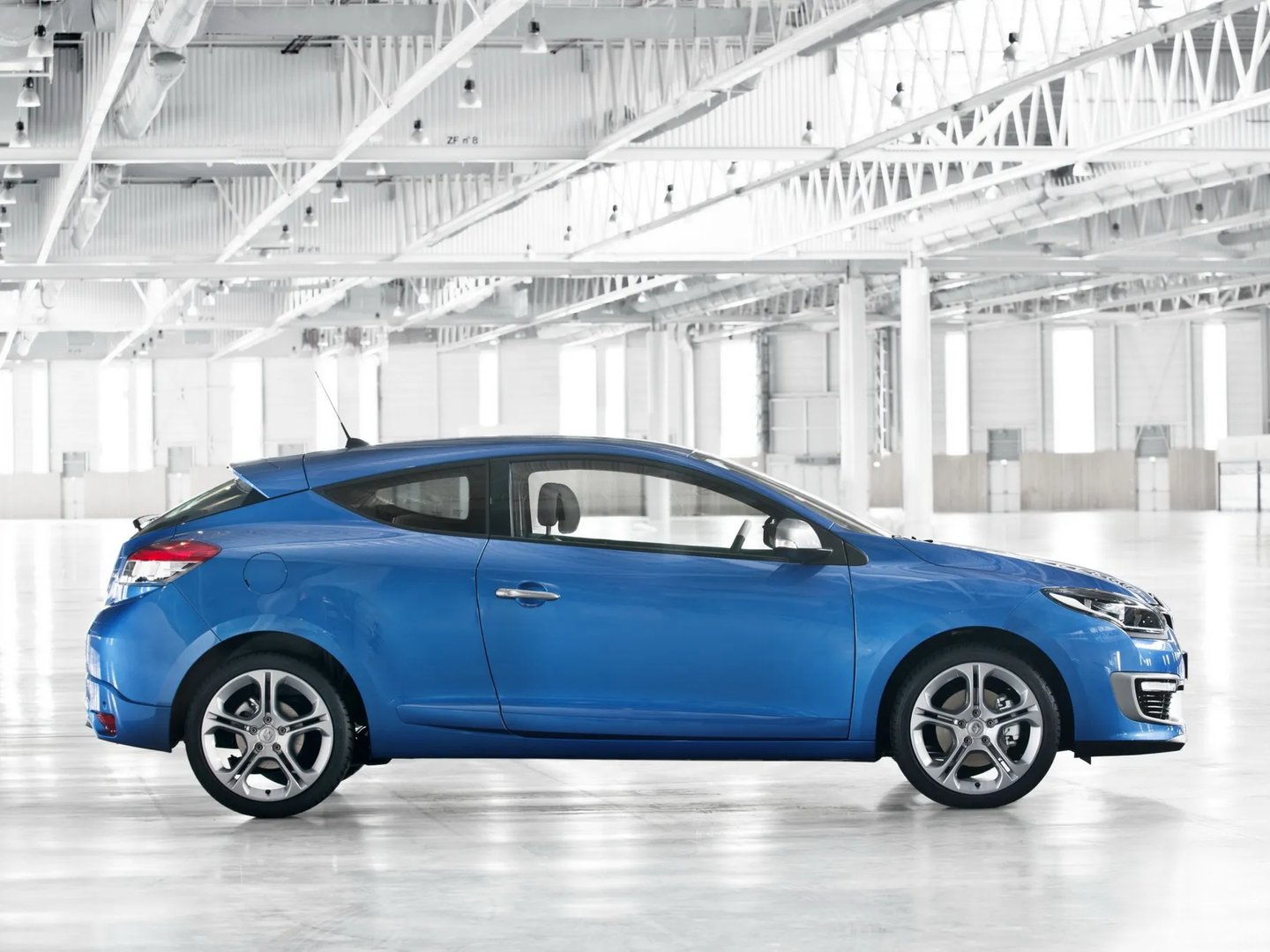 Renault_Megane_3_generation_restyling_2__Hatchback_3-door__7.jpg