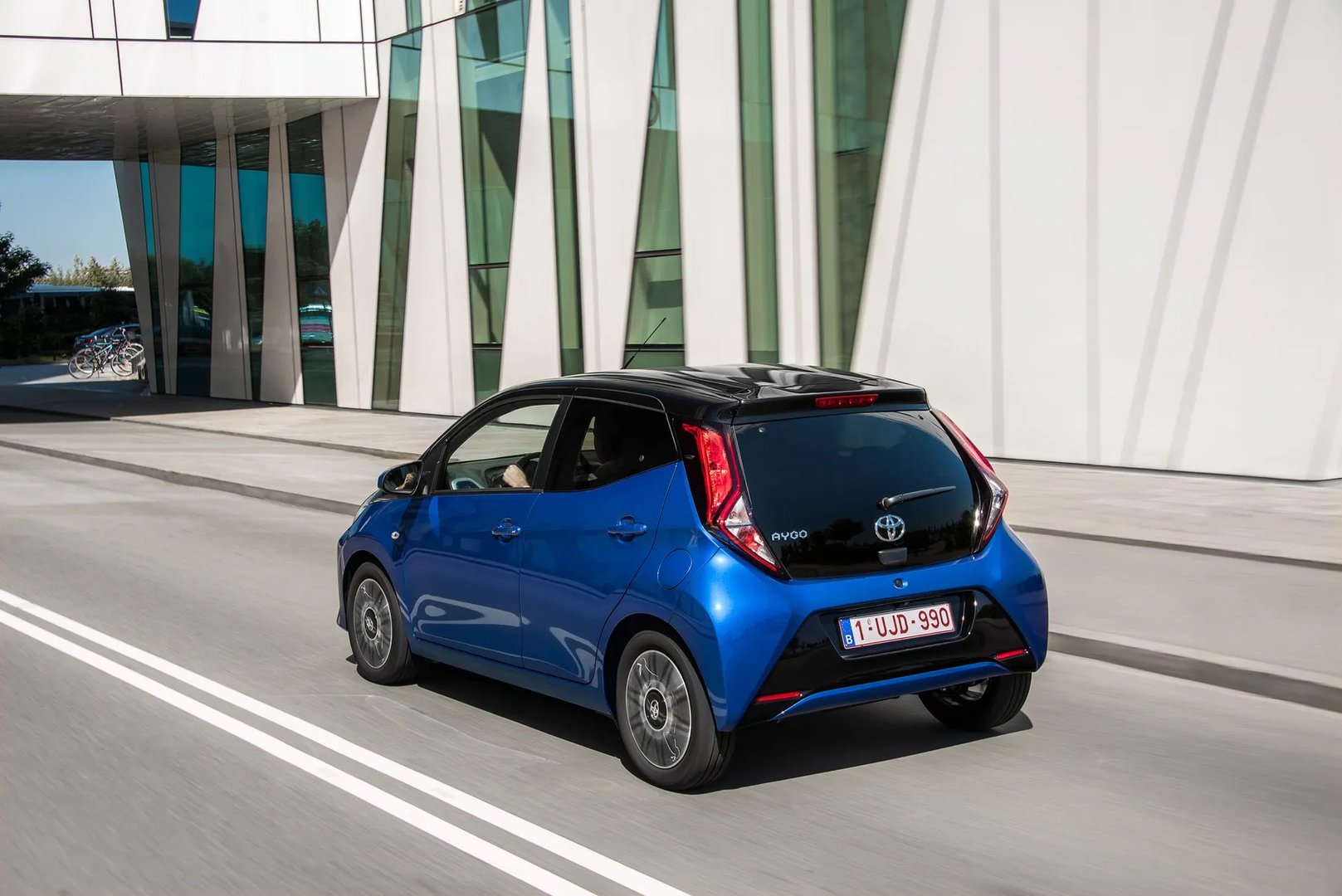 Toyota_Aygo_2_generation_restyling__Mini_5-doors__8.jpg