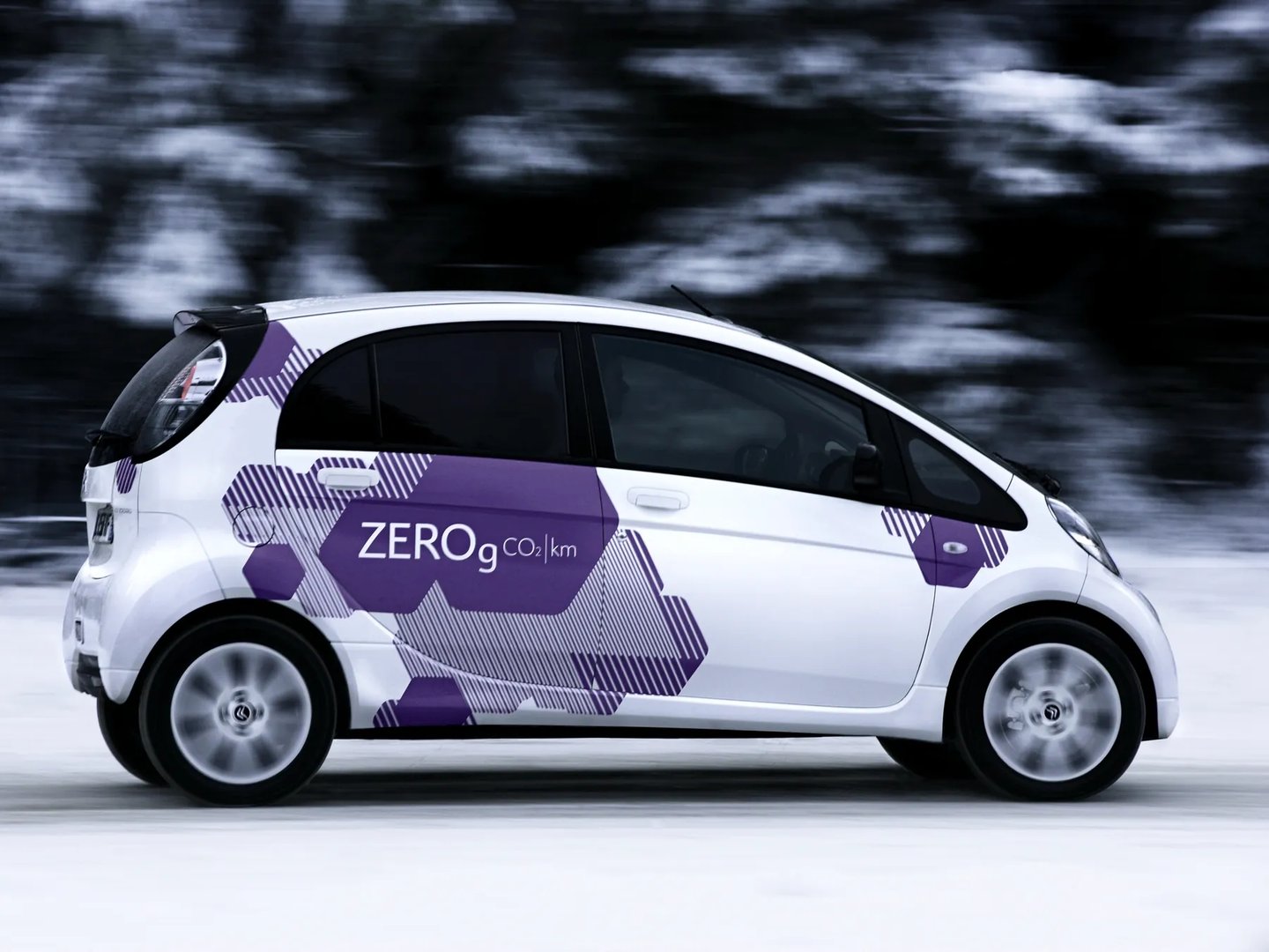 Citroen_C-ZERO_1_generation__Mini_5-doors__3.jpg