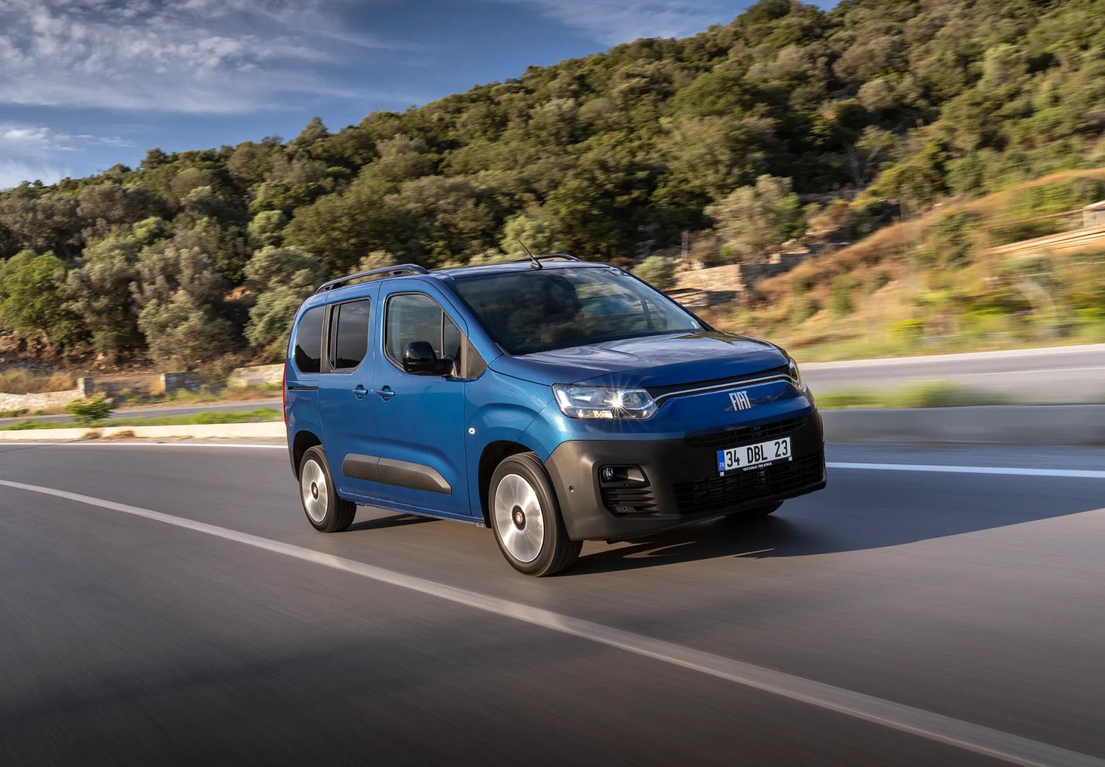 Fiat_Doblo_3_generation__Compact_Van_Long__2.jpg