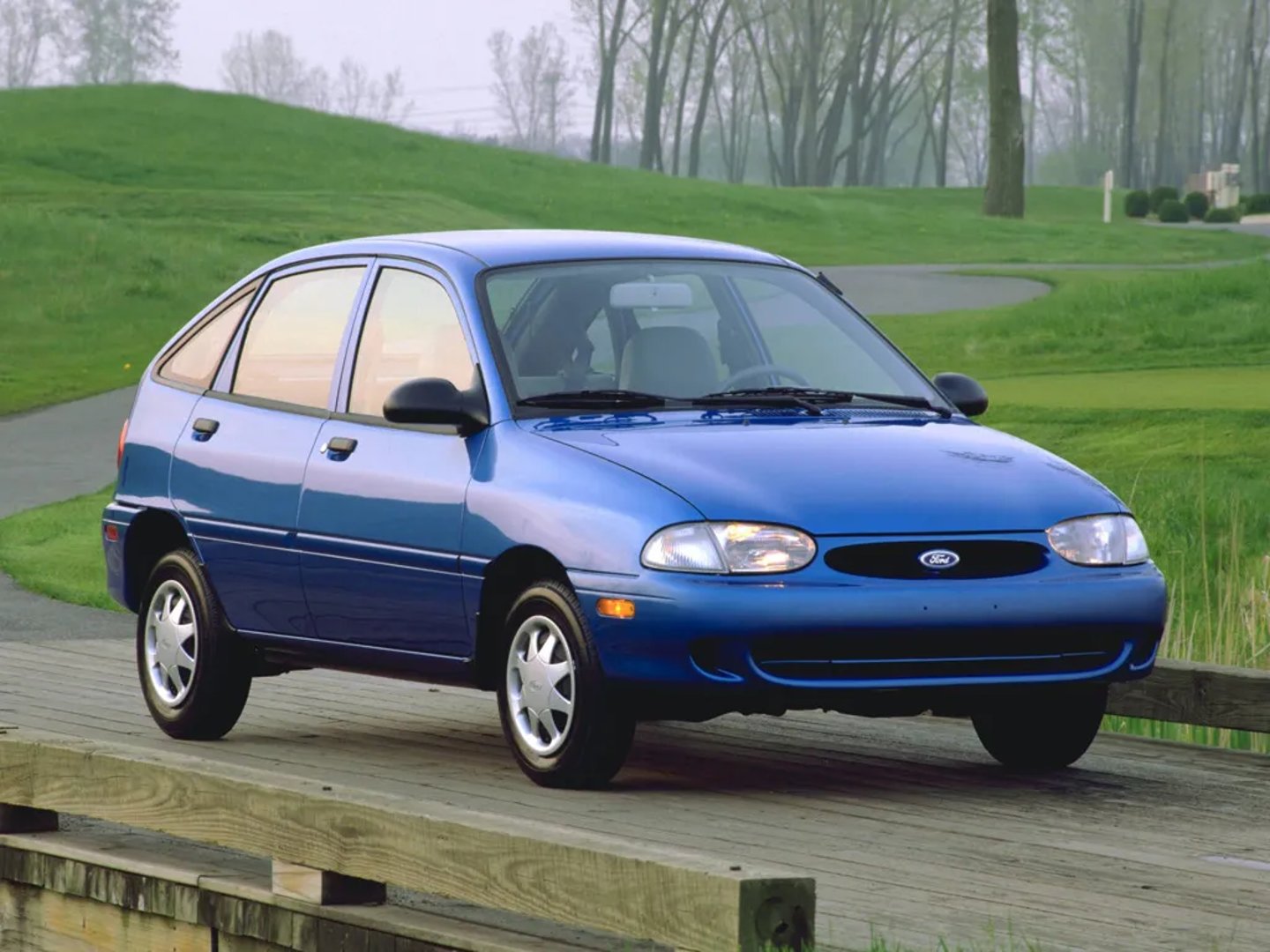 Ford_Aspire_1_generation__Mini_5-doors__1.jpg