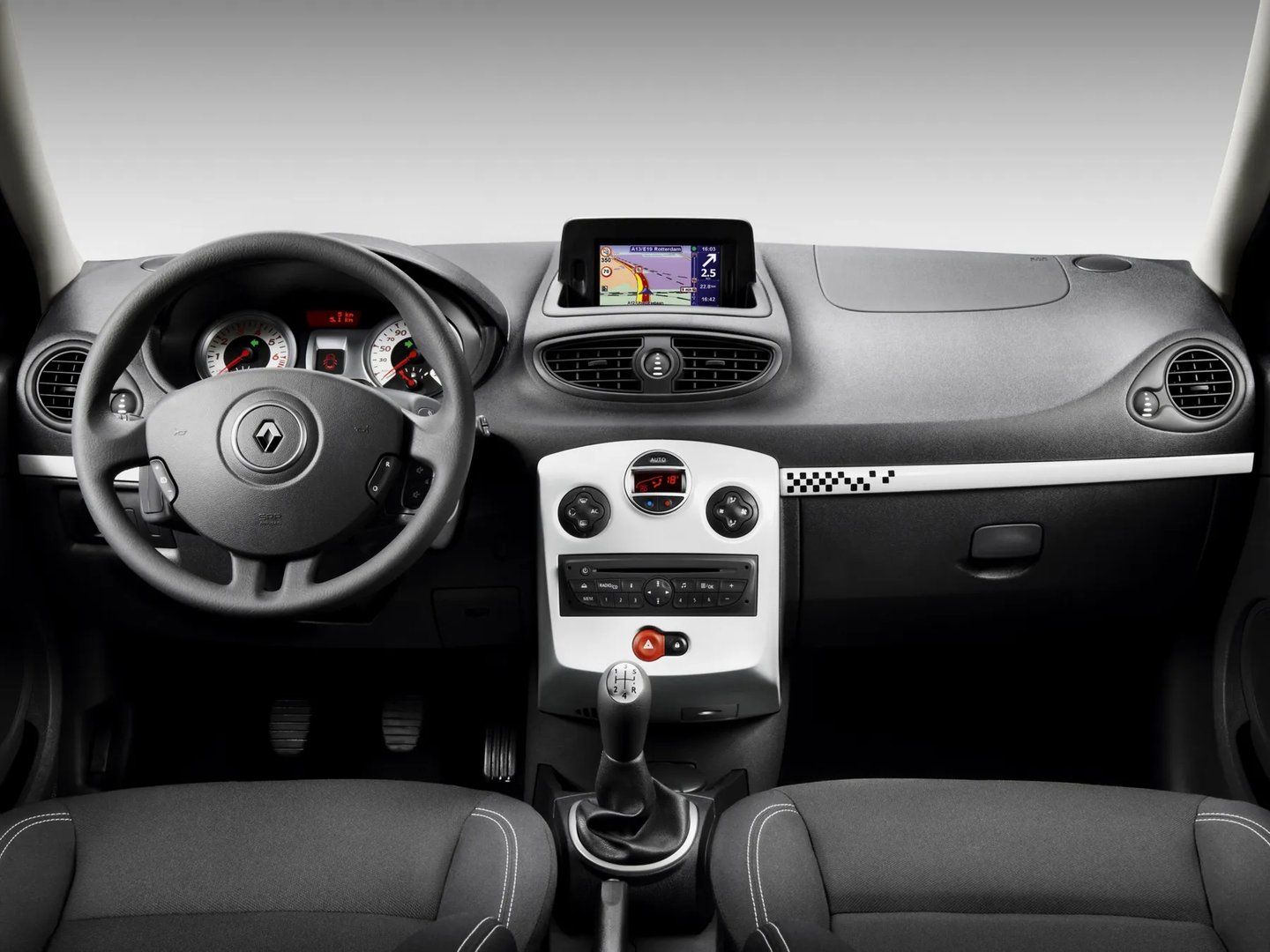 Renault_Clio_3_generation_restyling__Mini_3-doors__6.jpg