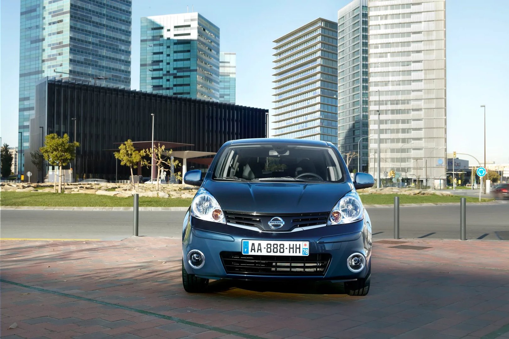 Nissan_Note_1_generation_restyling__Hatchback_5-door__9.jpg
