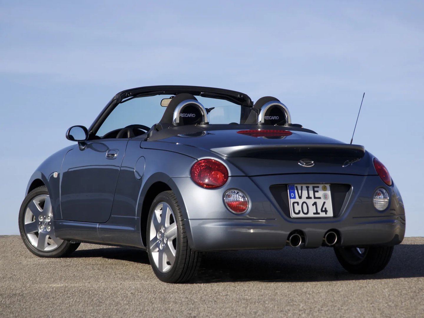 Daihatsu_Copen_1_generation__Roadster__2.jpg