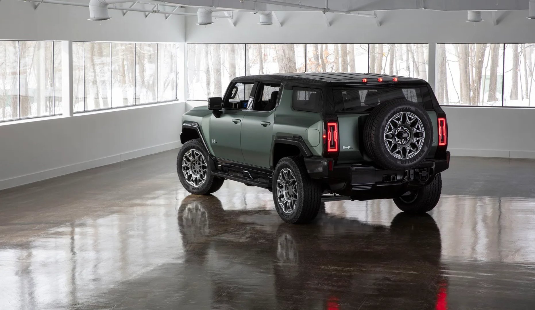 GMC_Hummer_EV_1_generation__SUV_5-doors__8.jpg