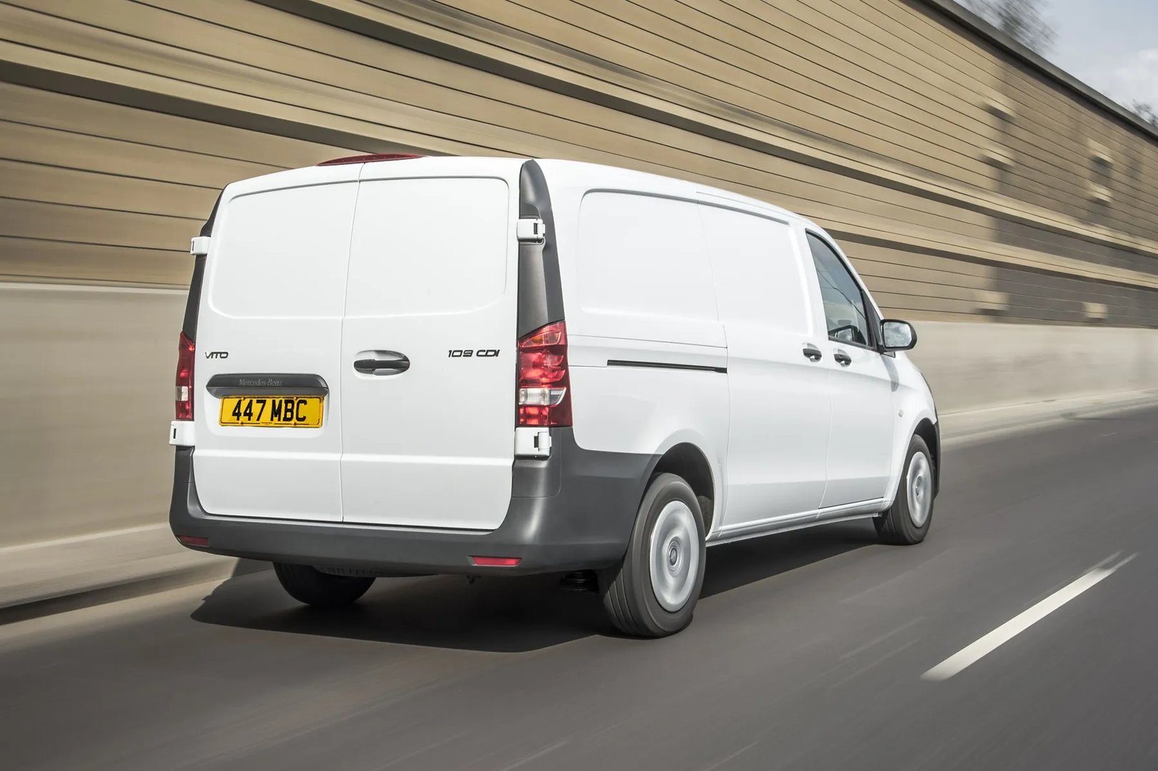 Mercedes_Vito_3_generation__Van__1.jpg