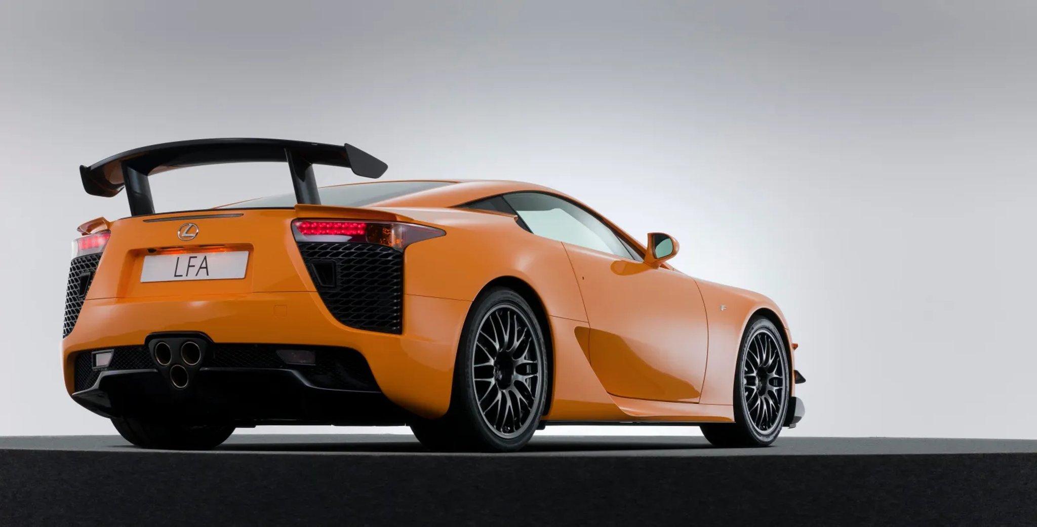 Lexus_LFA_1_generation__Coupe__2.jpg