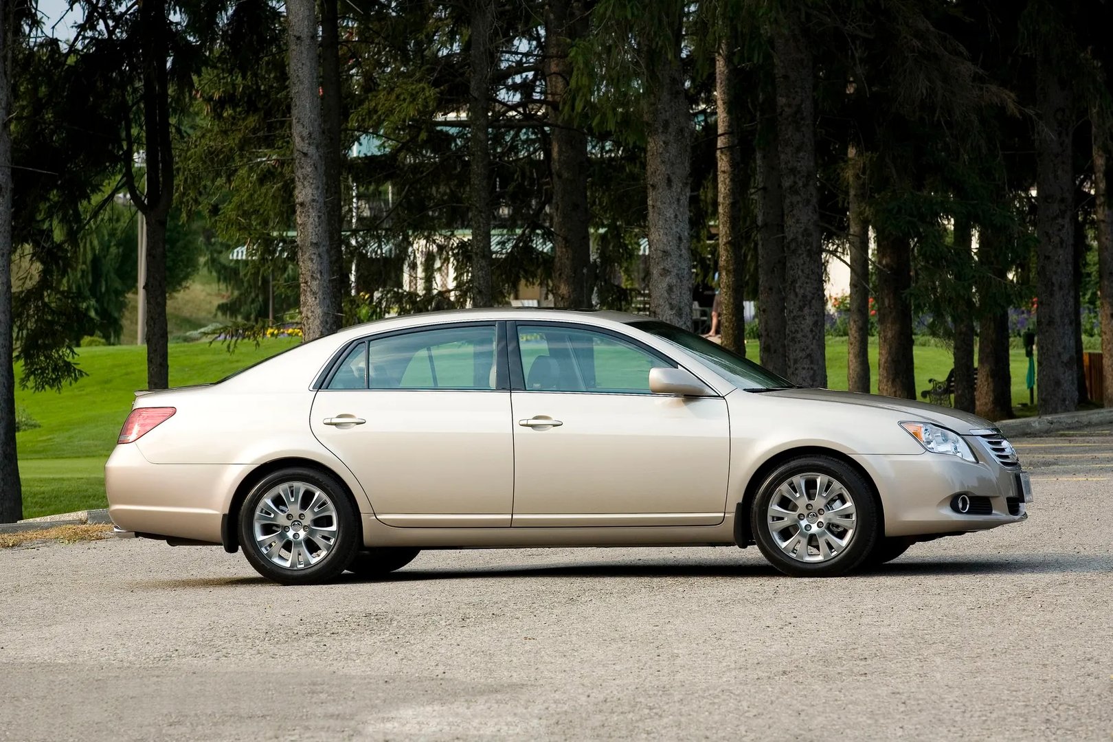 Toyota_Avalon_3_generation_restyling__Sedan__5.jpg