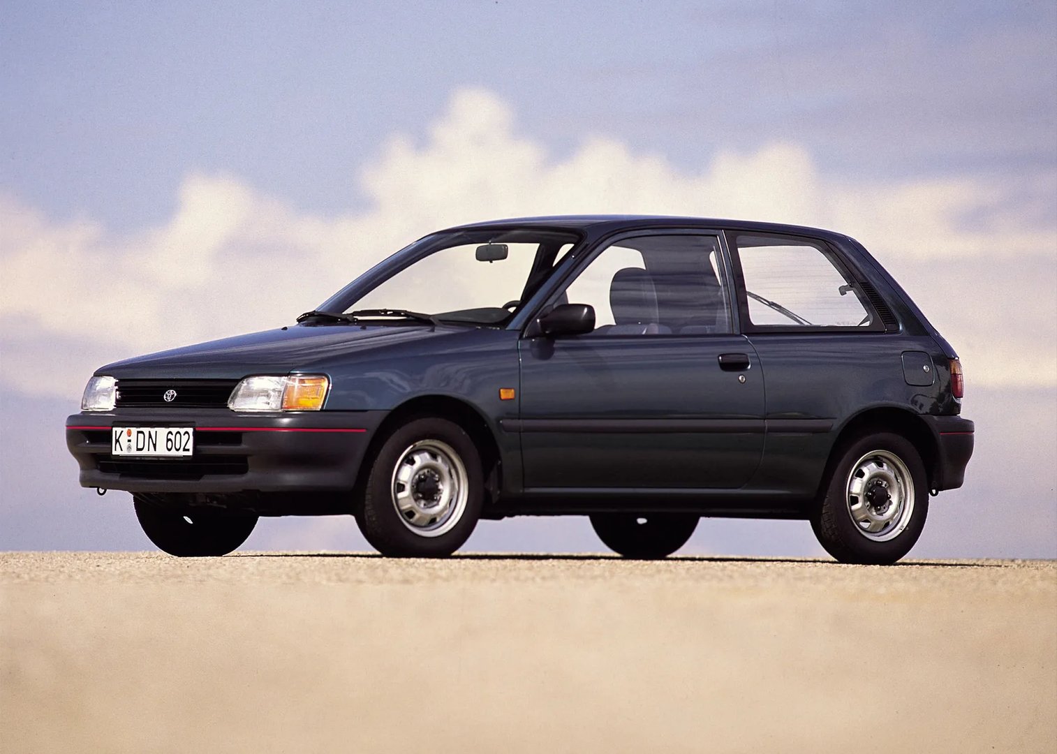 Toyota_Starlet_4_generation__Mini_3-doors__1.jpg