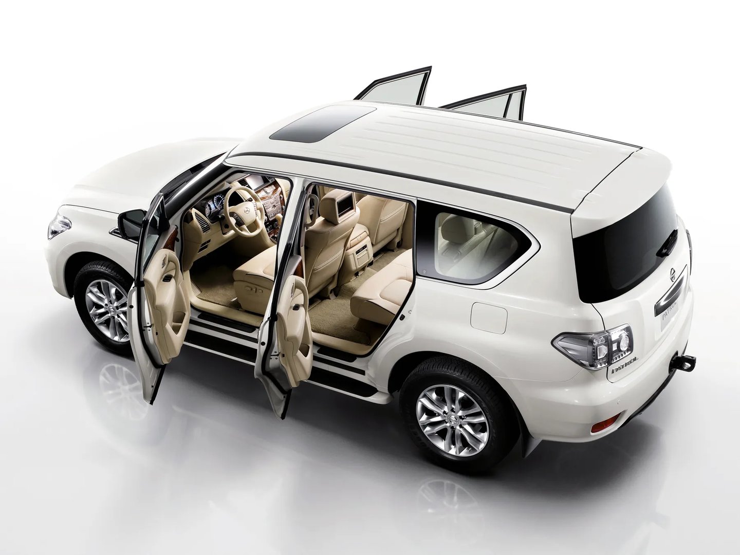 Nissan_Patrol_6_generation__SUV_5-doors__13.jpg