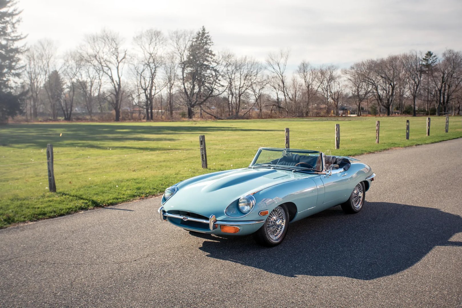 Jaguar_E-type_2_generation__Cabrio__12.jpg