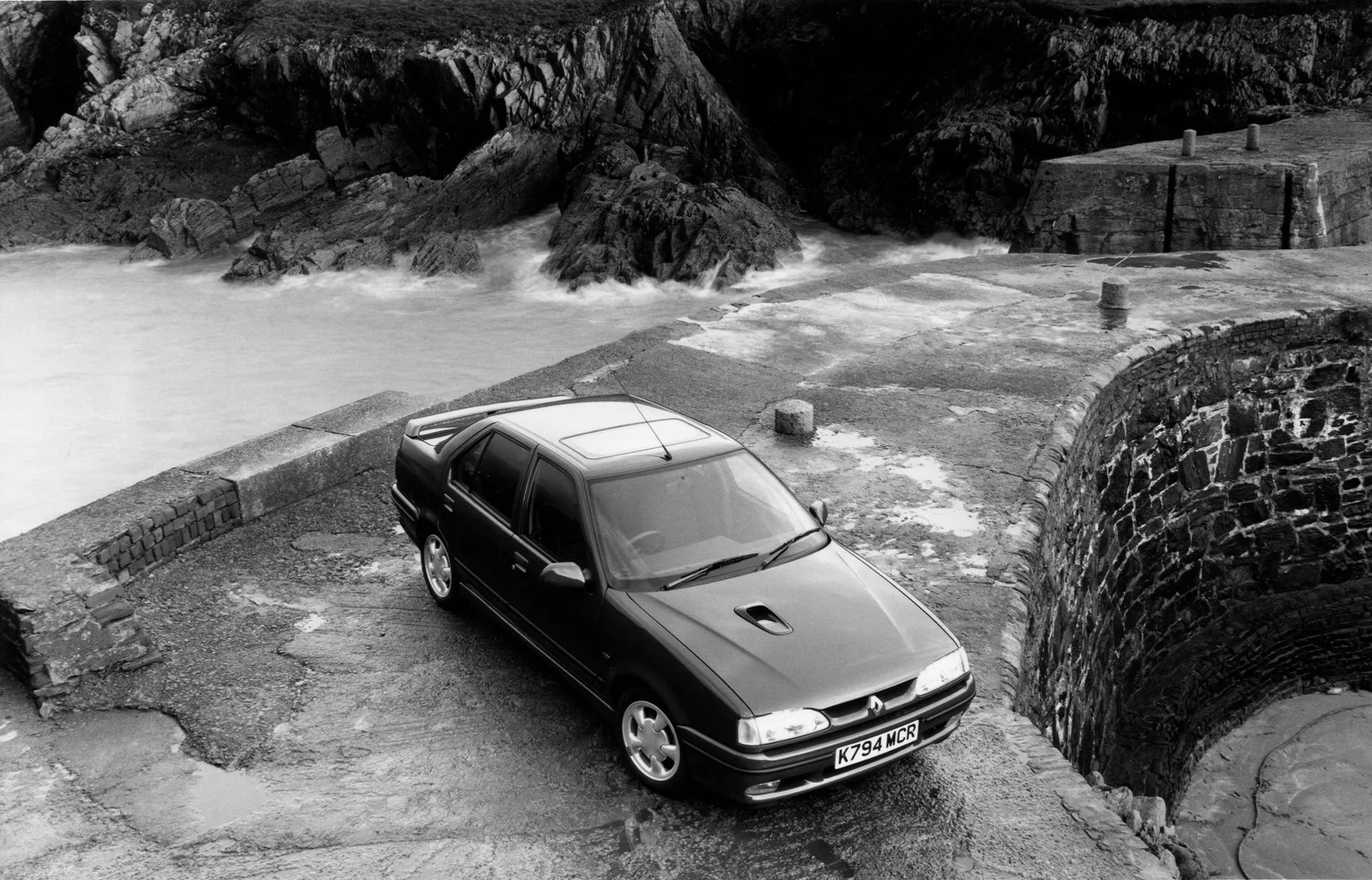 Renault_19_2_generation__Sedan__1.jpg