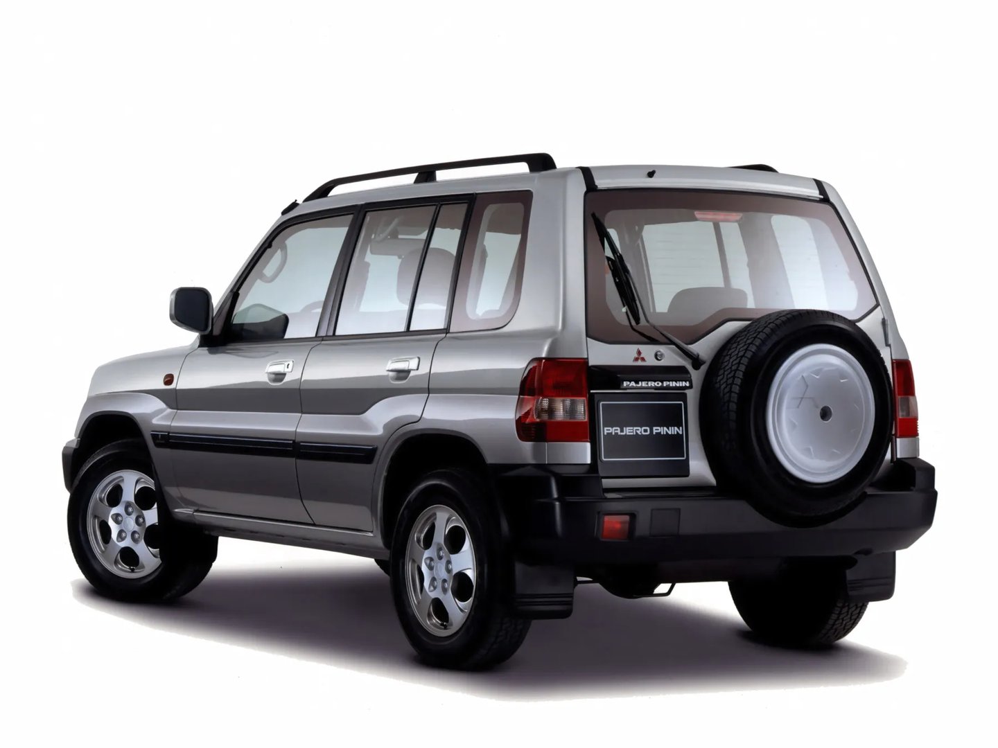 Mitsubishi_Pajero_Pinin_1_generation__SUV_5-doors__4.jpg