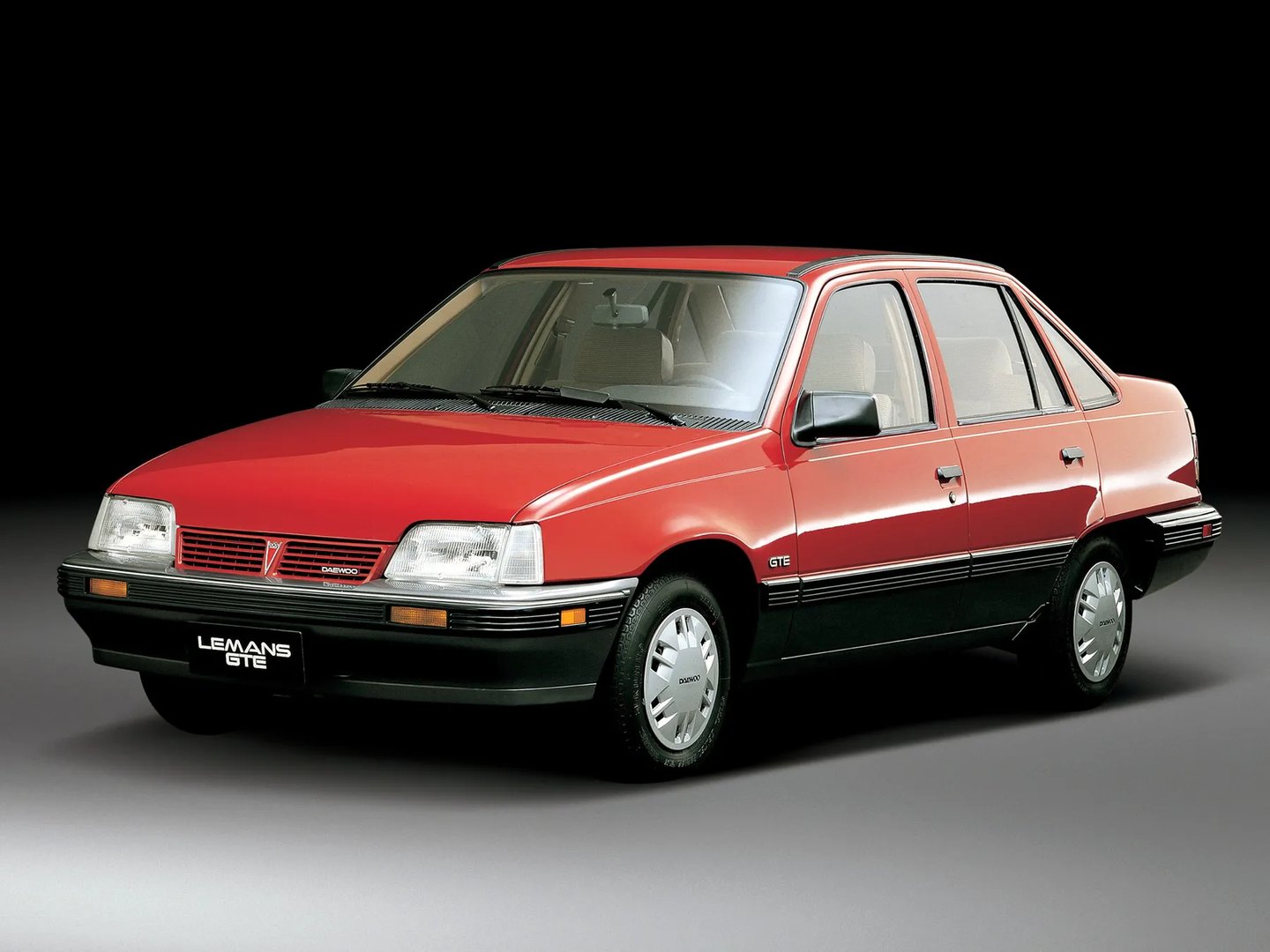 Daewoo_LeMans_1_generation__Sedan__2.jpg