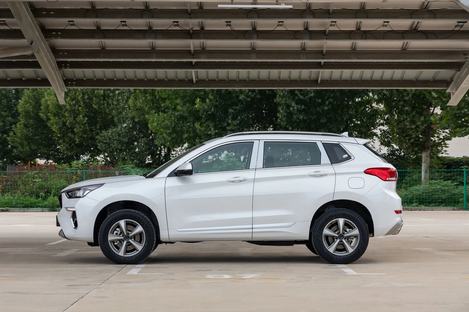 Haval_H6_Coupe_2_generation__SUV_5-doors__5.jpg