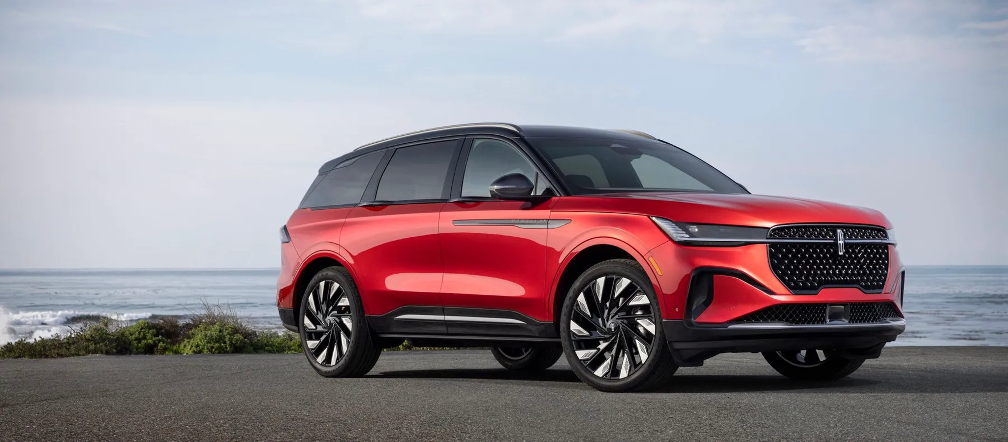 Lincoln_Nautilus_2_generation__SUV_5-doors__3.jpg