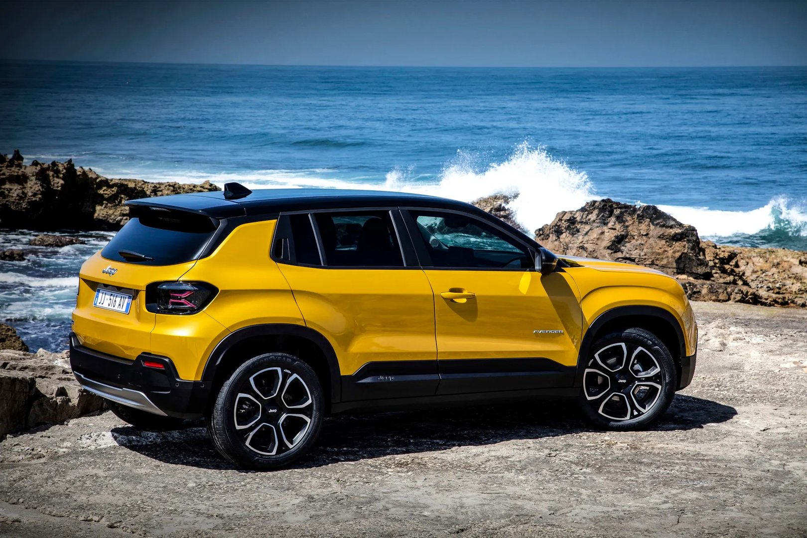 Jeep_Avenger_1_generation__SUV_5-doors__6.jpg