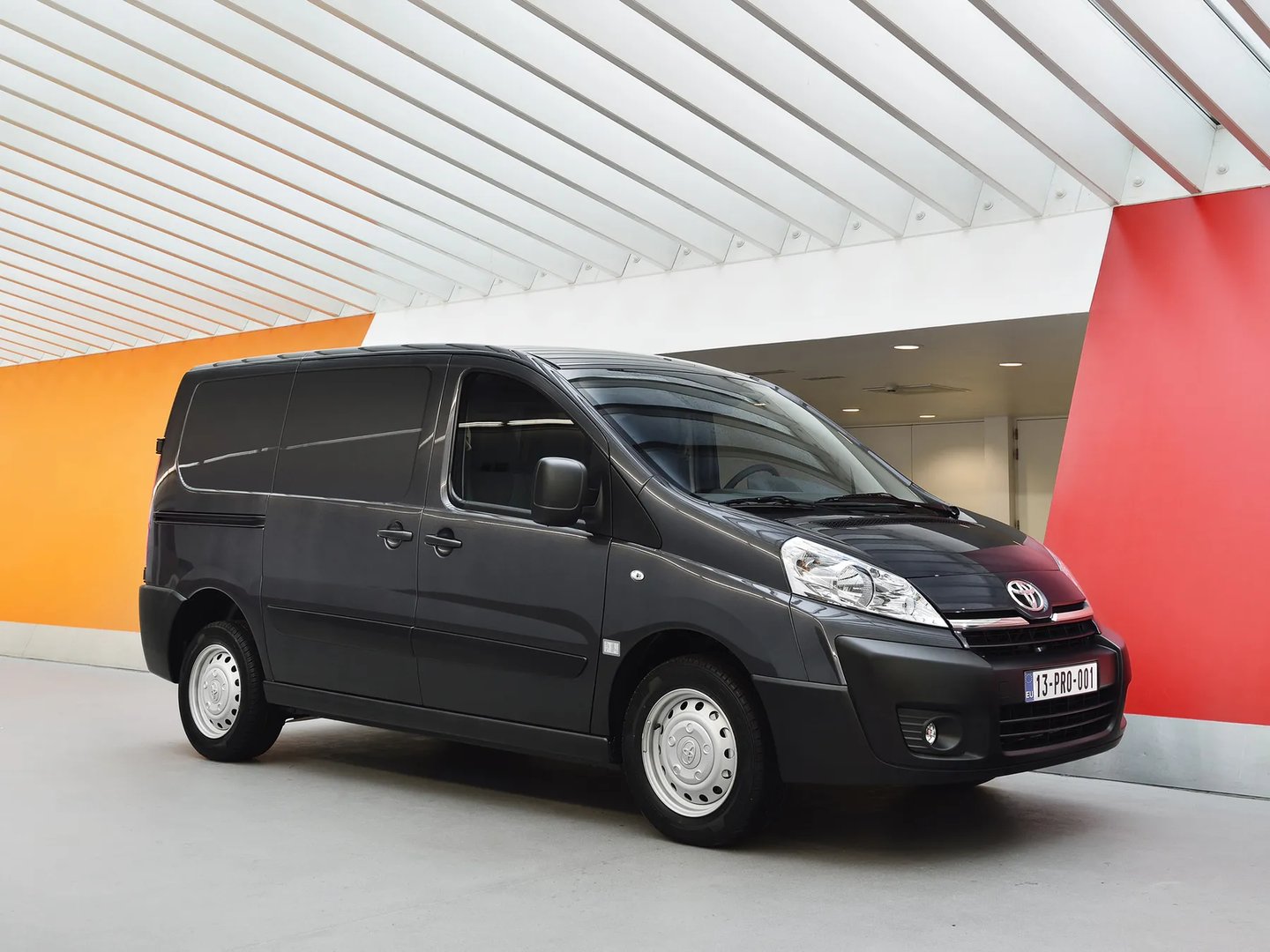 Toyota_ProAce_1_generation__Van__4.jpg