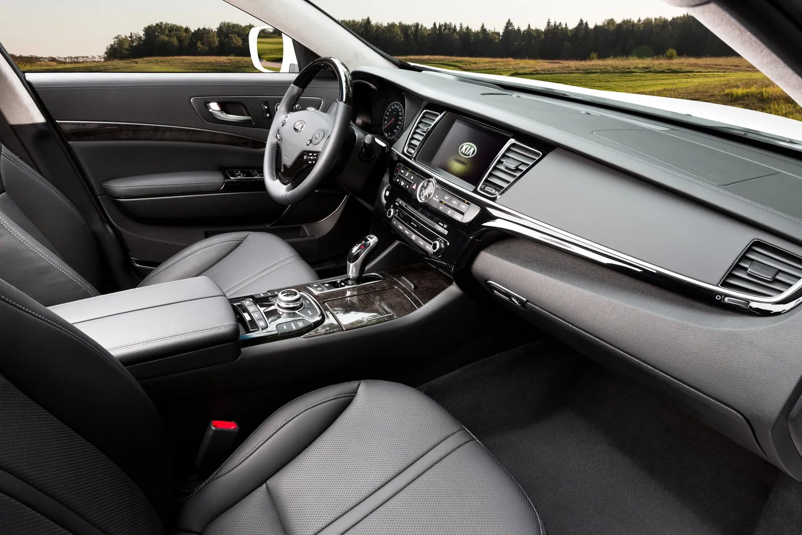 Kia_Quoris_1_generation_restyling_2__Sedan__4.jpg