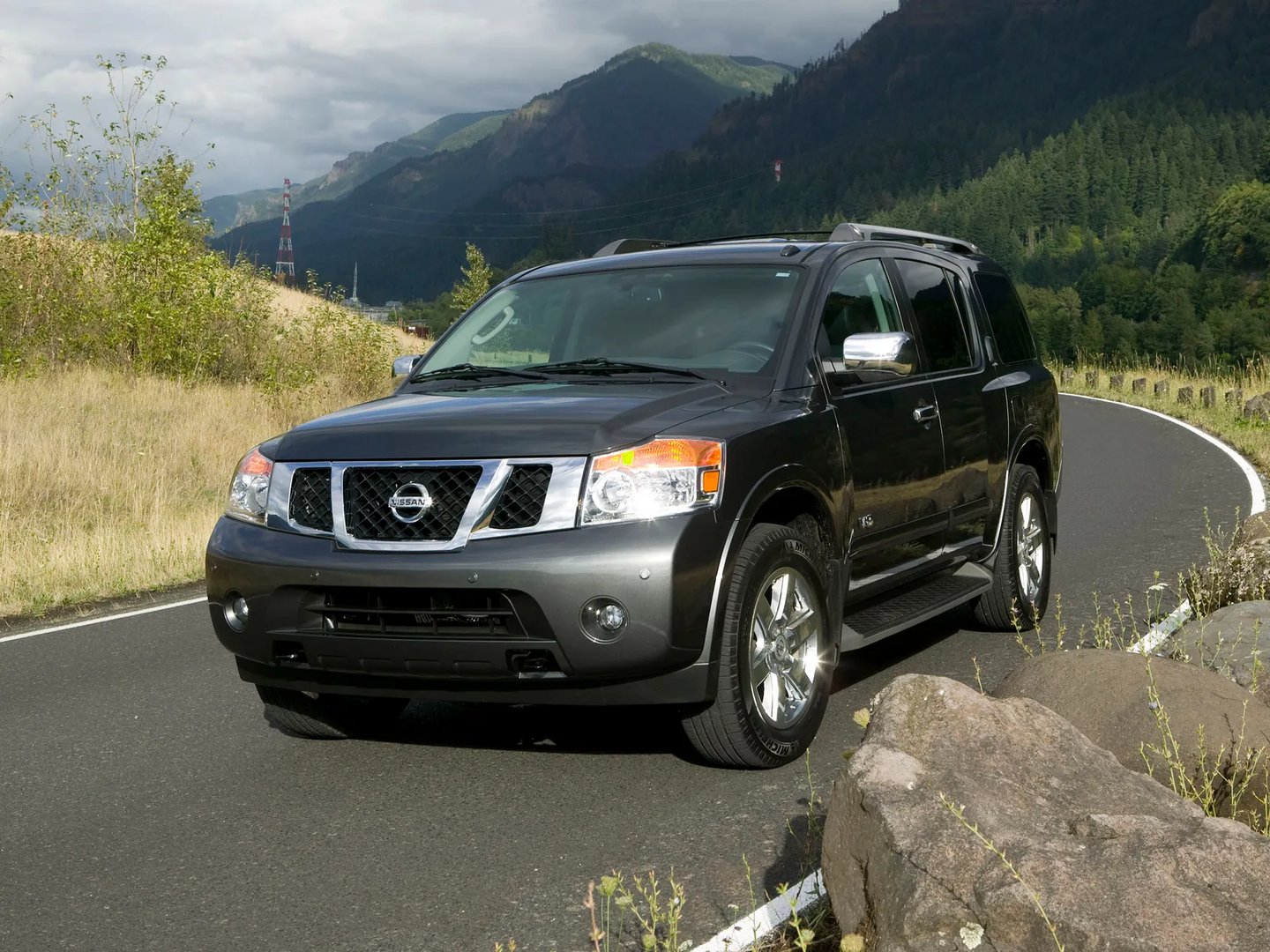 Nissan_Armada_1_generation_restyling__SUV_5-doors__6.jpg