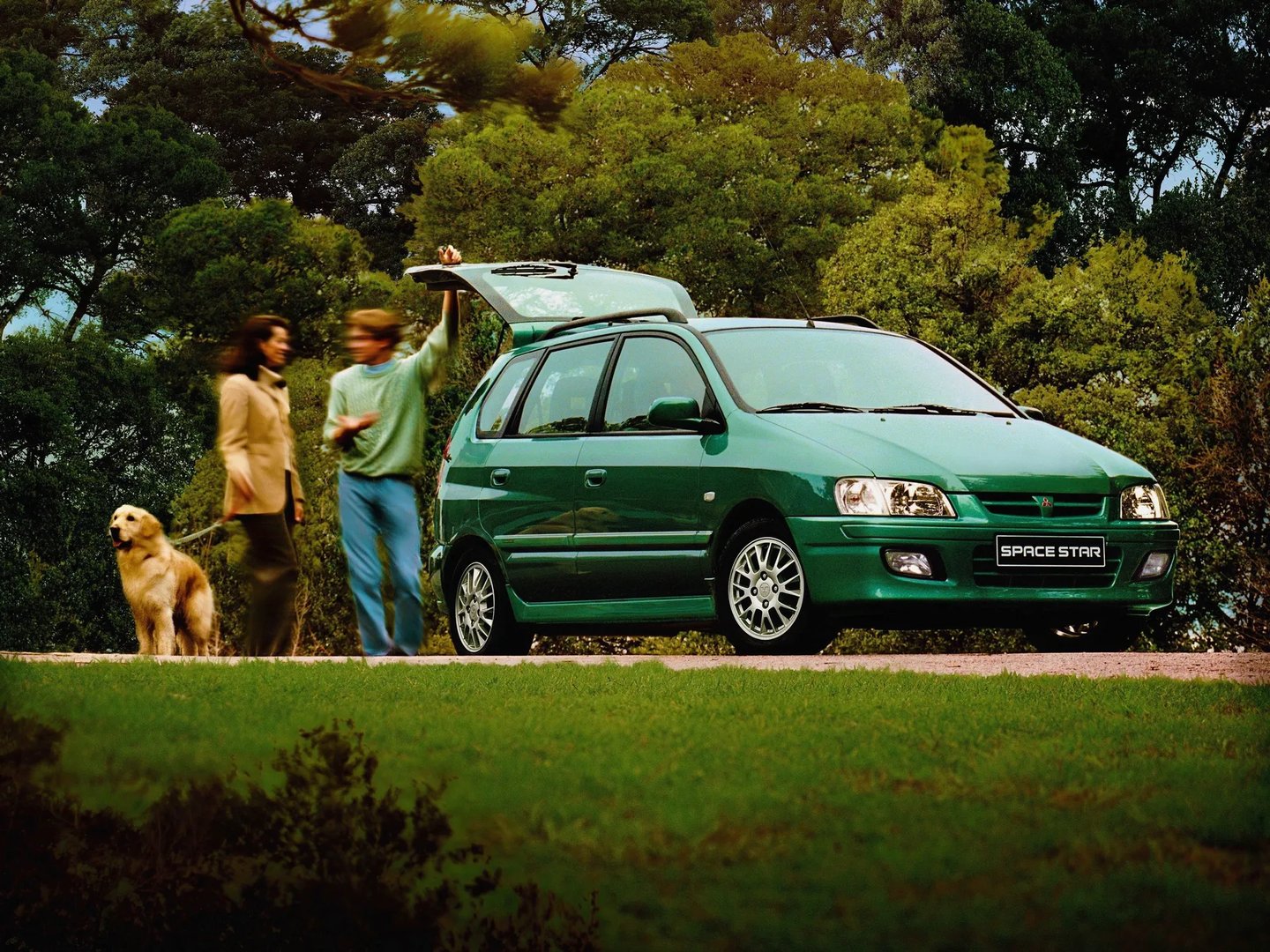 Mitsubishi_Space_Star_1_generation__Compact_Van__10.jpg