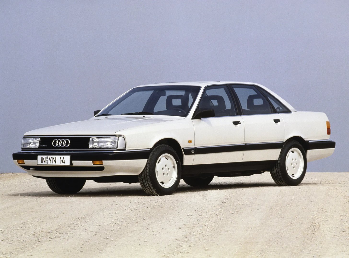 Audi_200_2_generation_restyling__Sedan__1.jpg