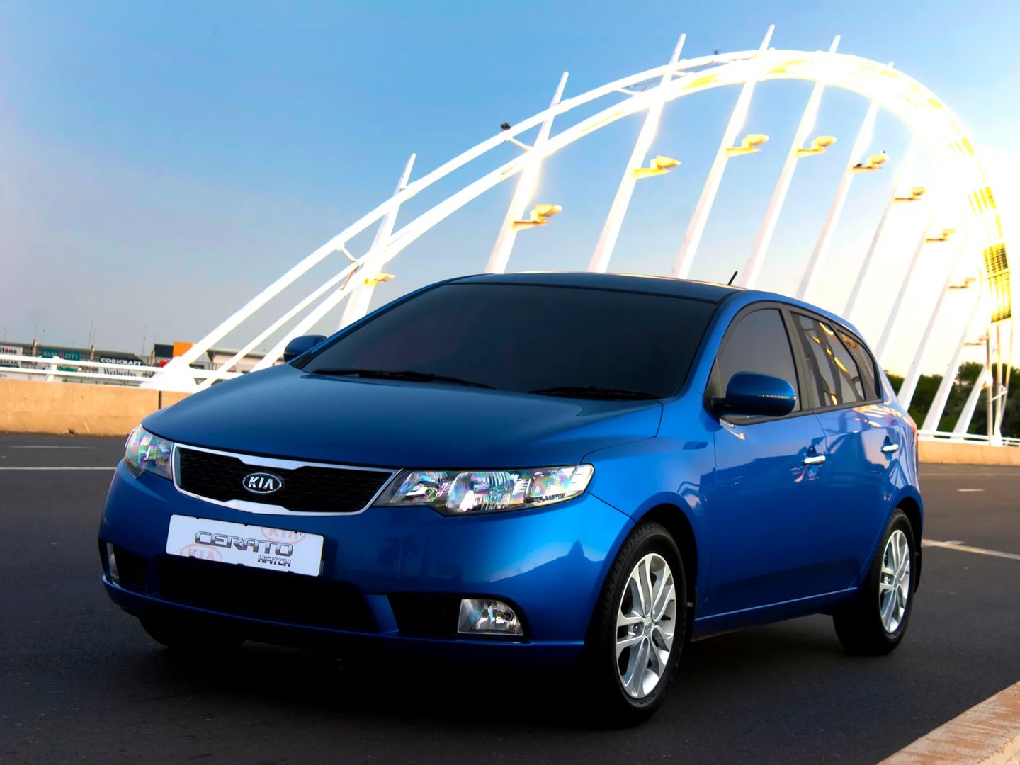 Kia_Cerato_2_generation__Hatchback_5-door__1.jpg