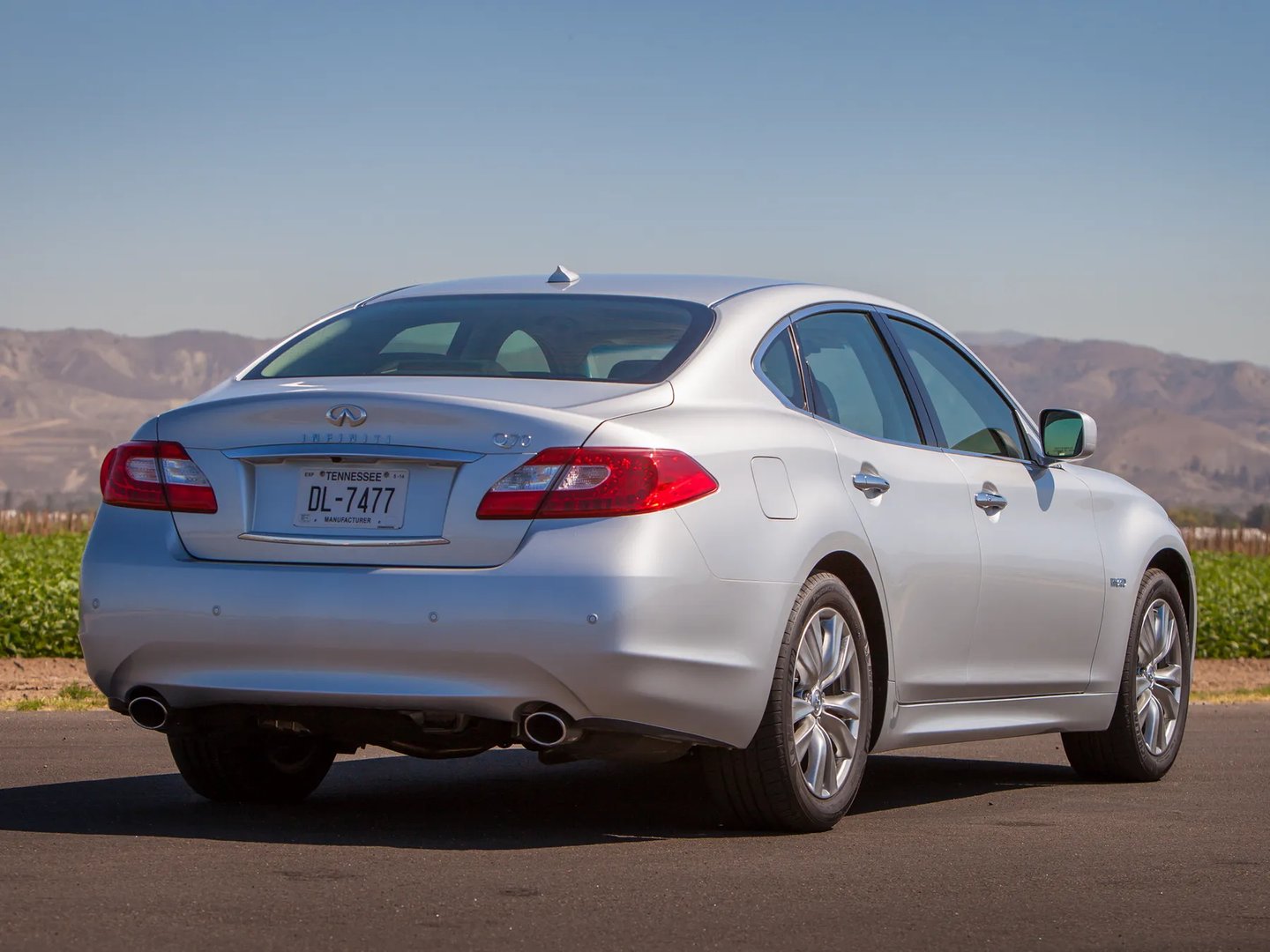 Infiniti_Q70_1_generation__Sedan__1.jpg