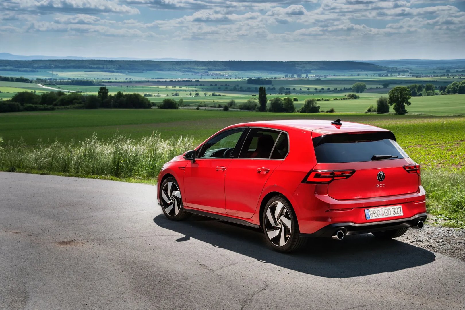 Volkswagen_Golf_GTI_8_generation__Hatchback_5-door__7.jpg