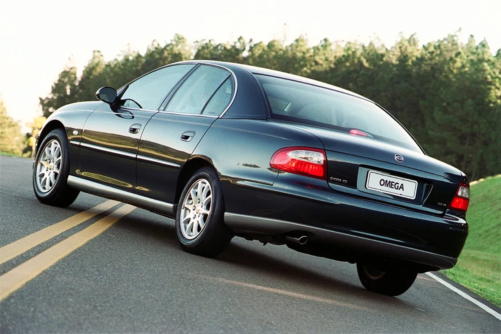 Chevrolet_Omega_2_generation__Sedan__2.jpg