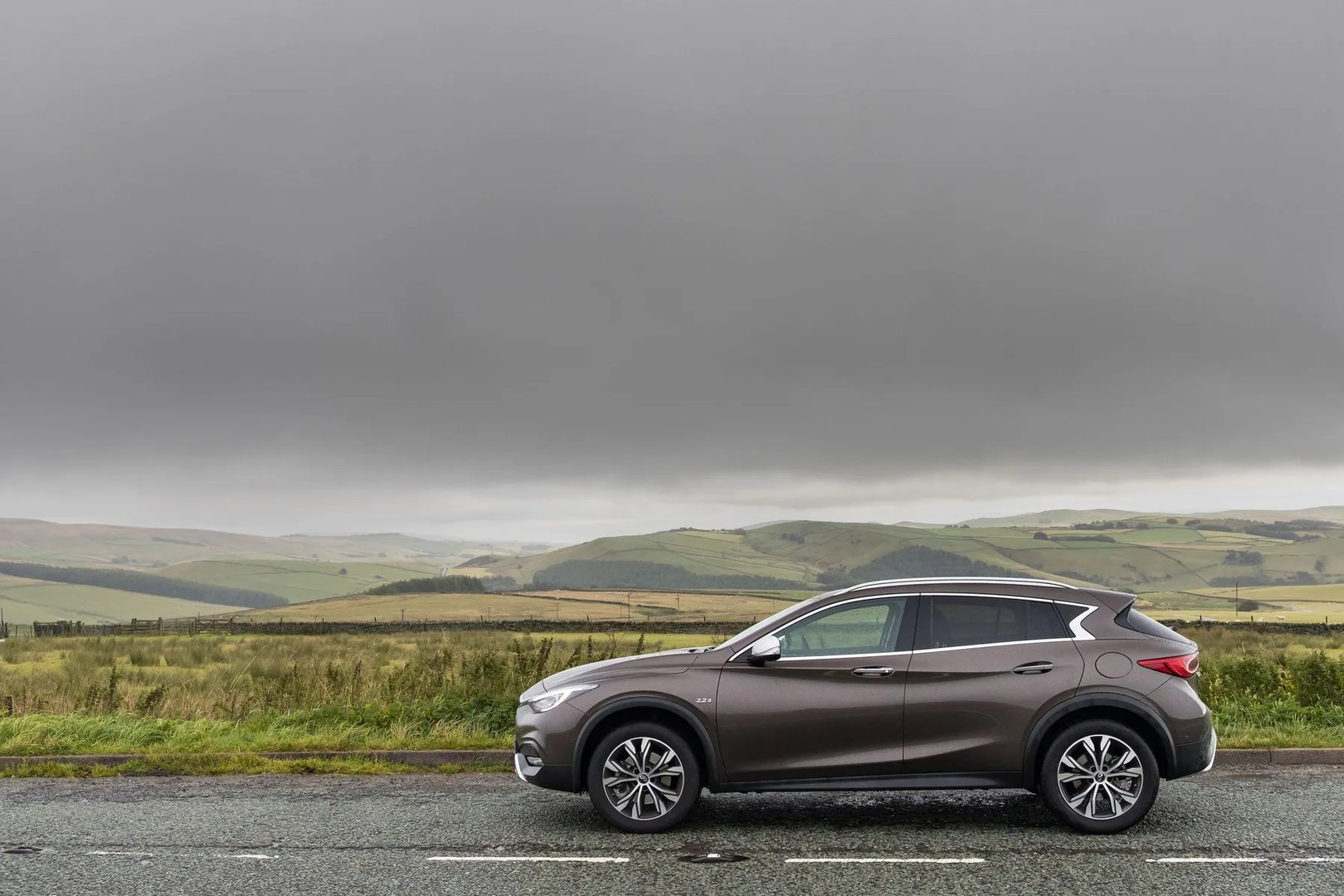 Infiniti_QX30_1_generation__SUV_5-doors__9.jpg