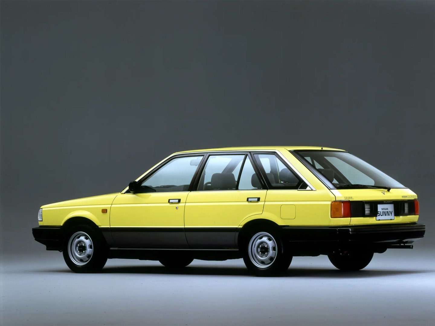 Nissan_Sunny_6_generation__Estate_5-door__1.jpg