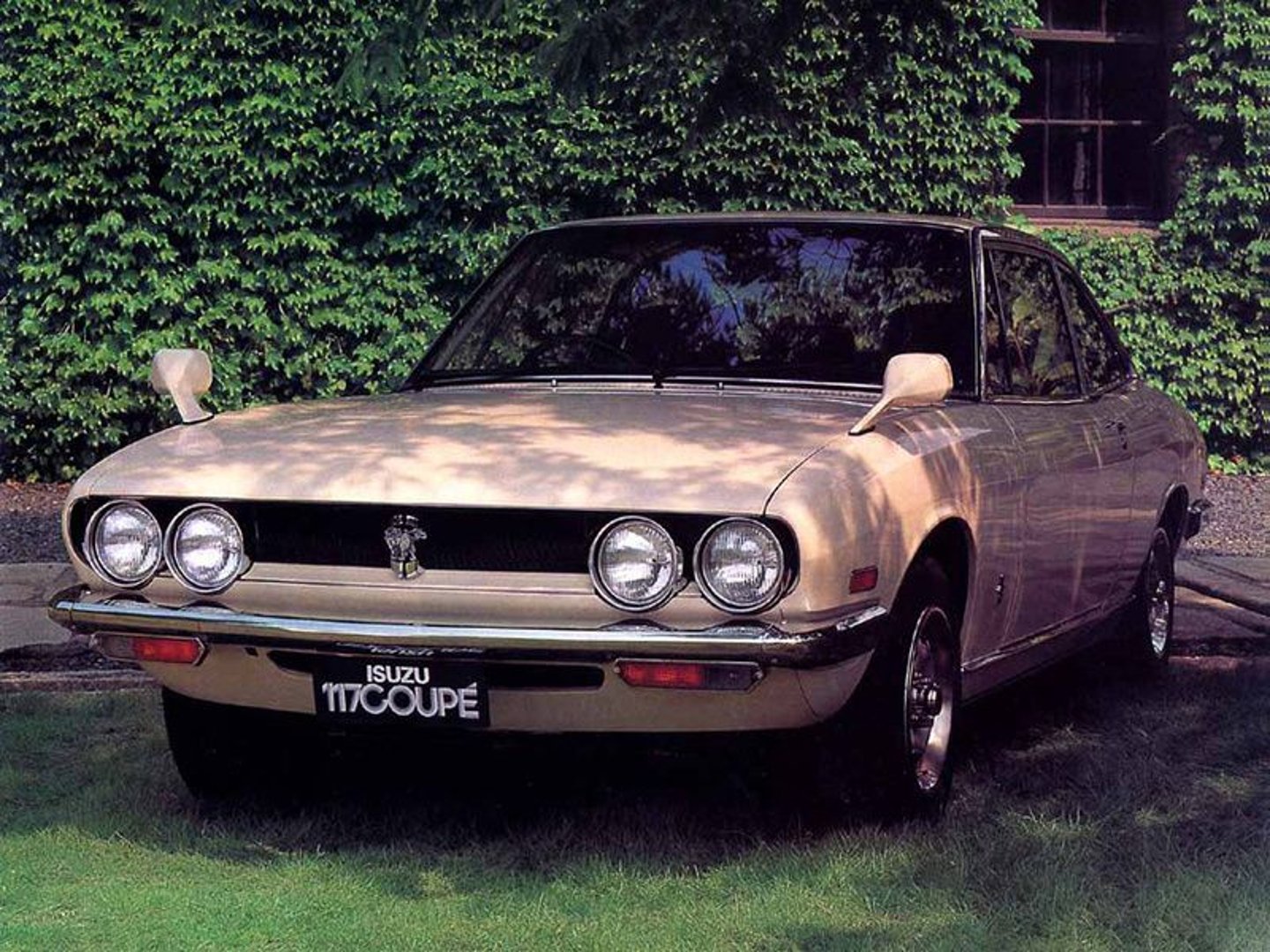 isuzu_117_1_generation__Coupe__4.jpg