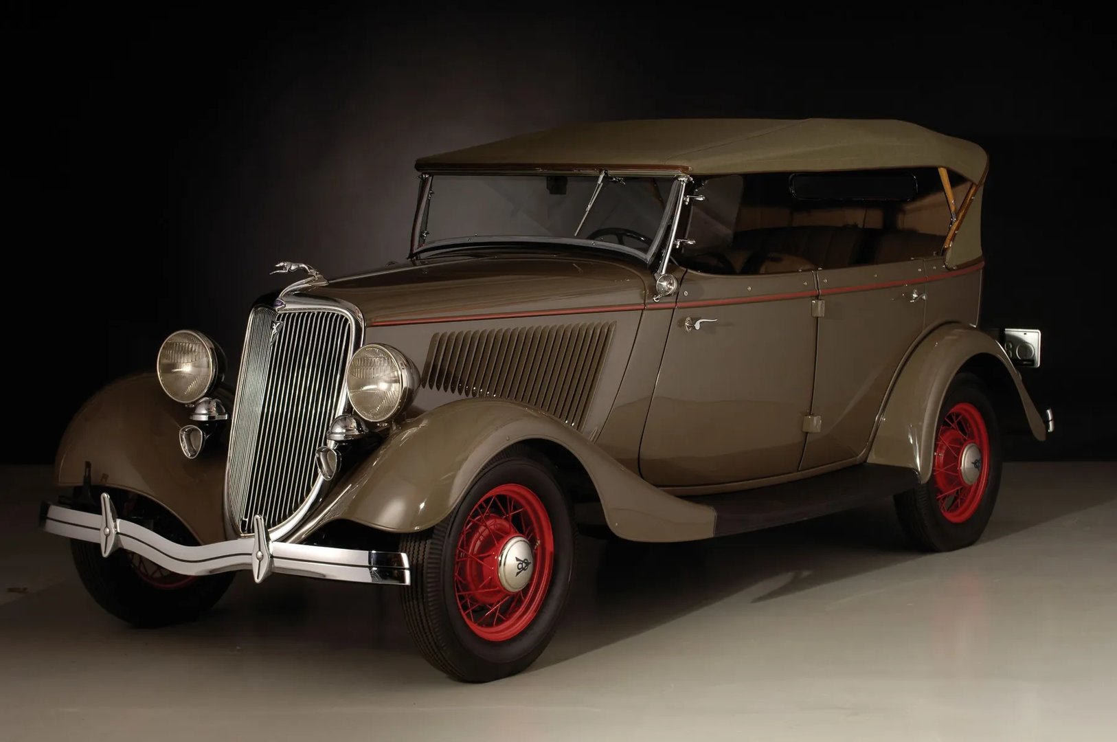 Ford_V8_1_generation__Phaeton__13.jpg