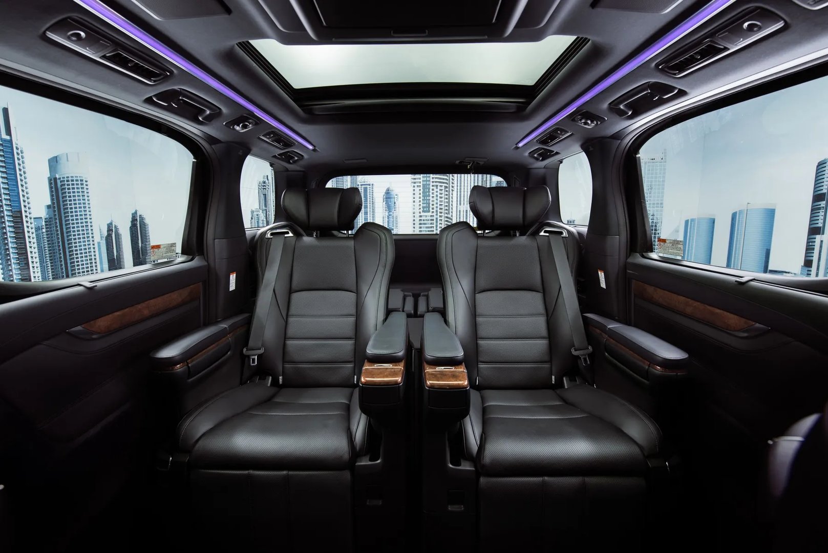 Toyota_Alphard_3_generation__Minivan__13.jpg