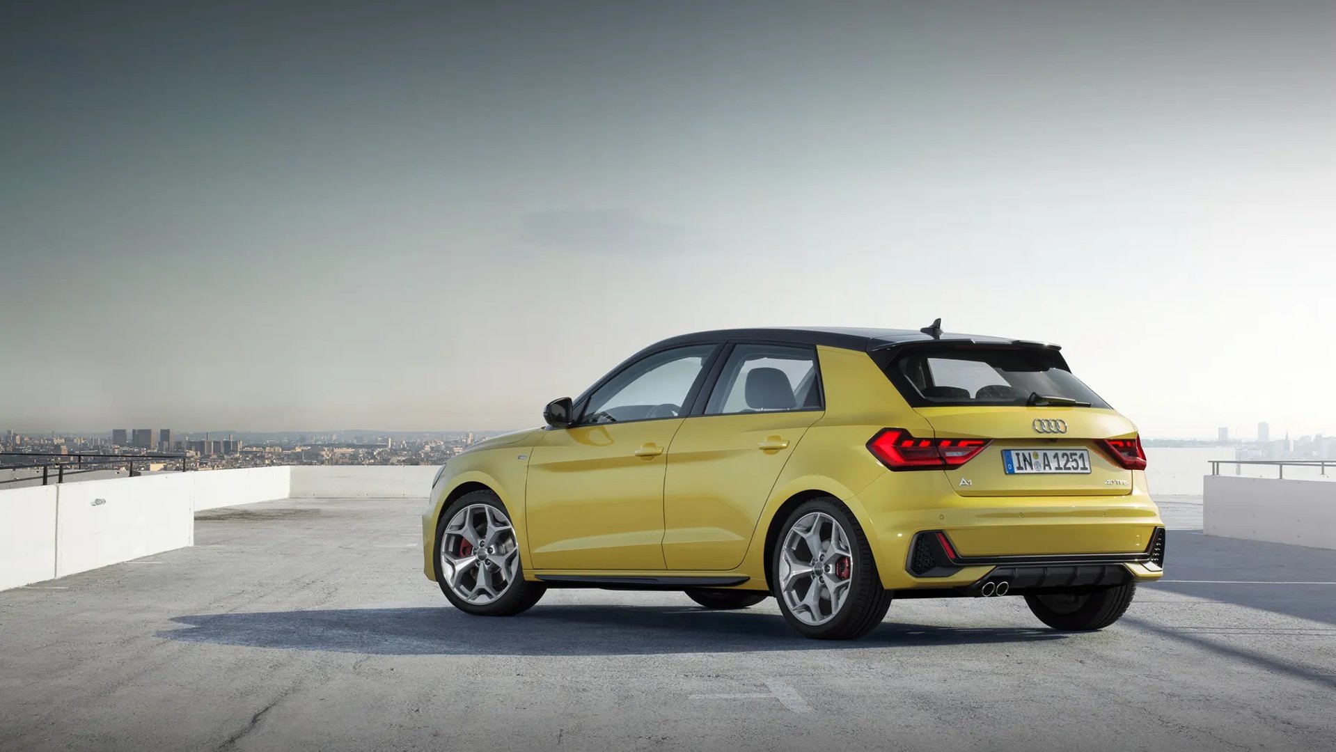 Audi_A1_2_generation__Mini_5-doors__8.jpg
